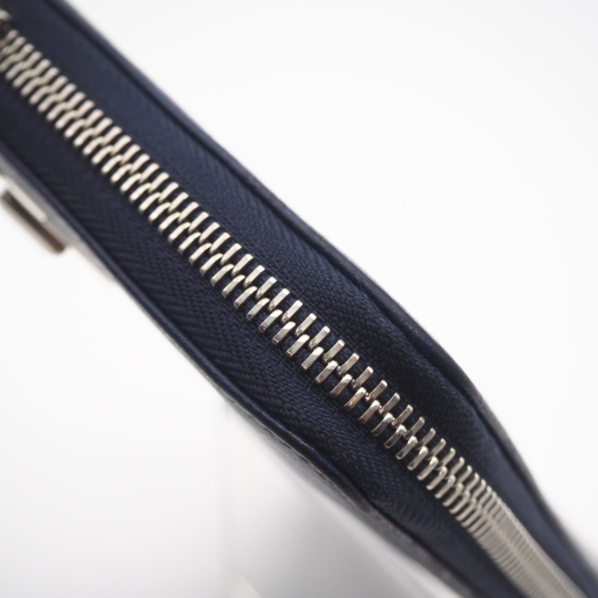 Christian Dior Blue Navy Leather Long Wallet (Bi-Fold) (Pre-Owned)