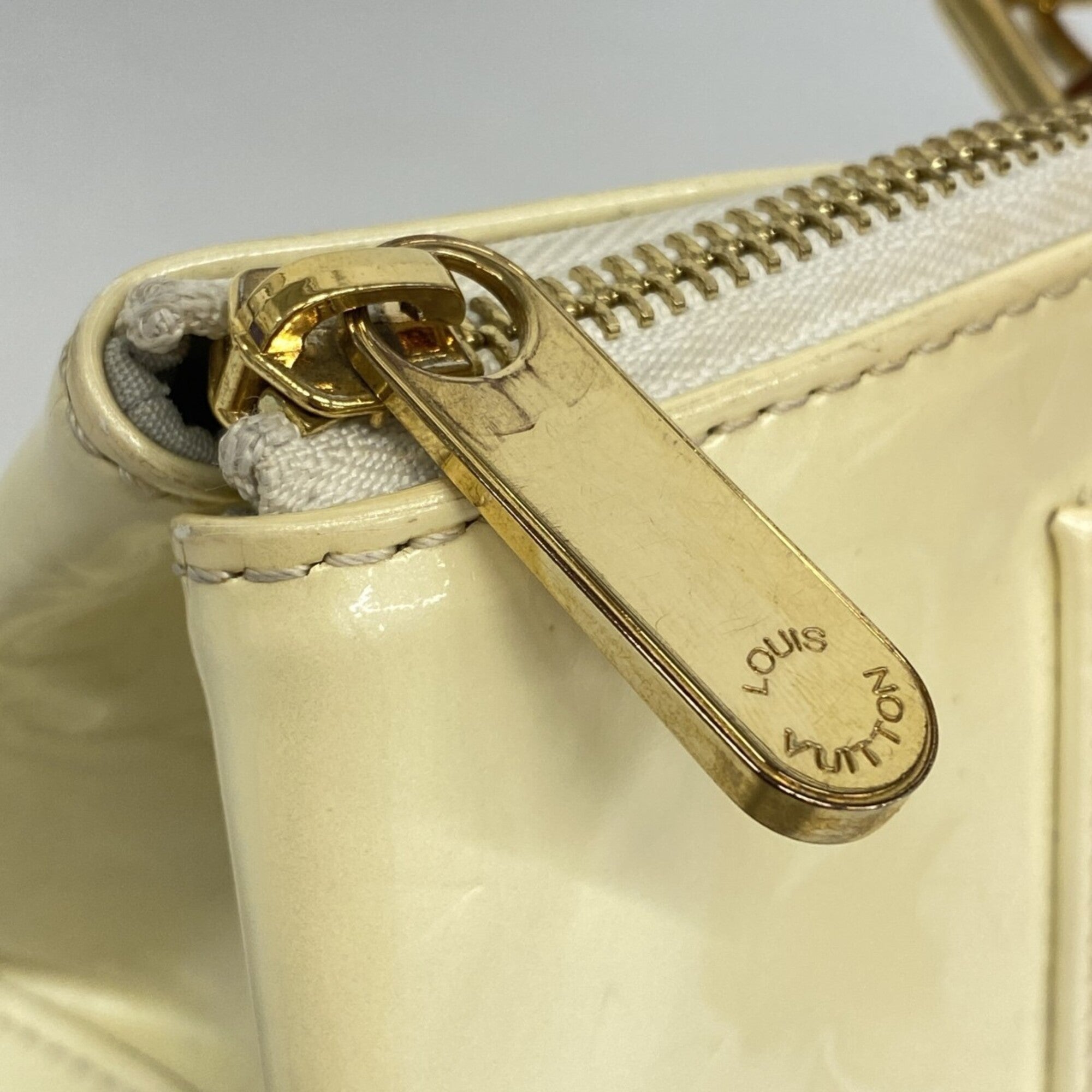 Louis Vuitton Pearl Handbag (Pre-Owned)