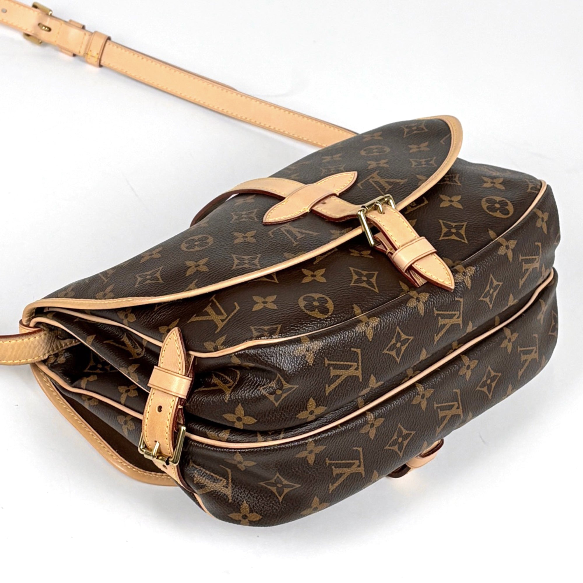 Louis Vuitton Brown Monogram Shoulder Bag (Pre-Owned)