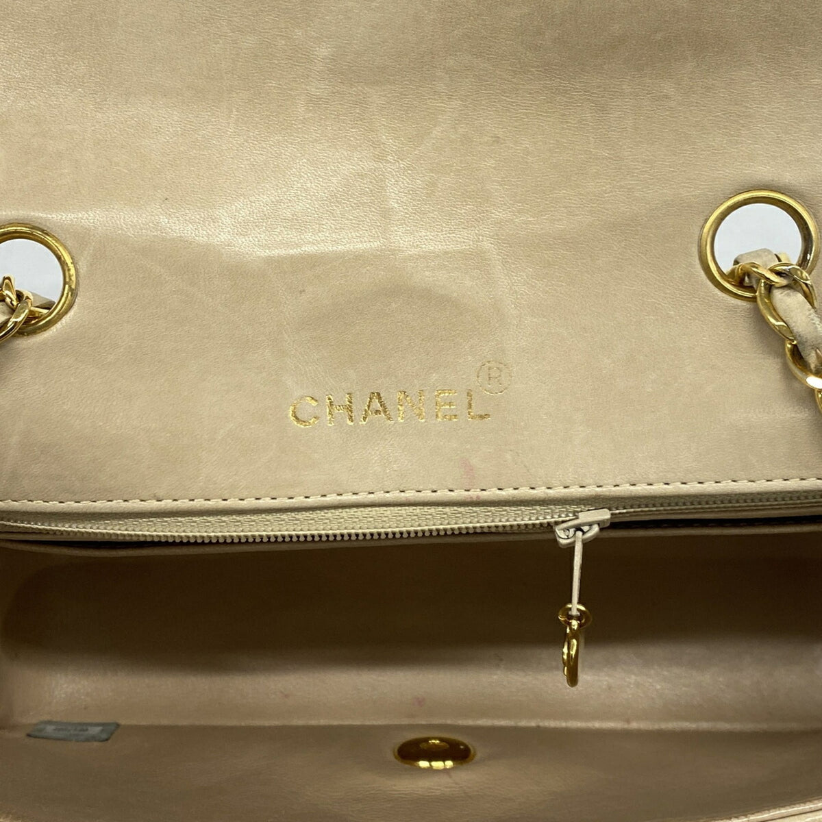 Chanel Beige Leather Shoulder Bag (Pre-Owned)