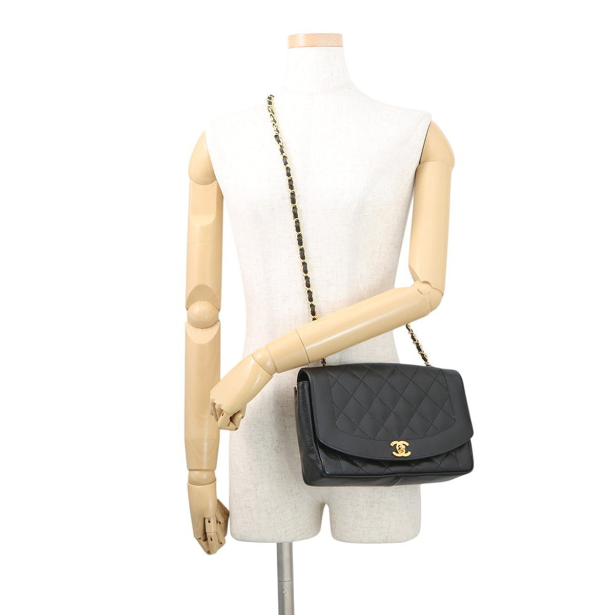 Chanel Black Grained Calfskin Handbag Shoulder Bag (Pre-Owned)