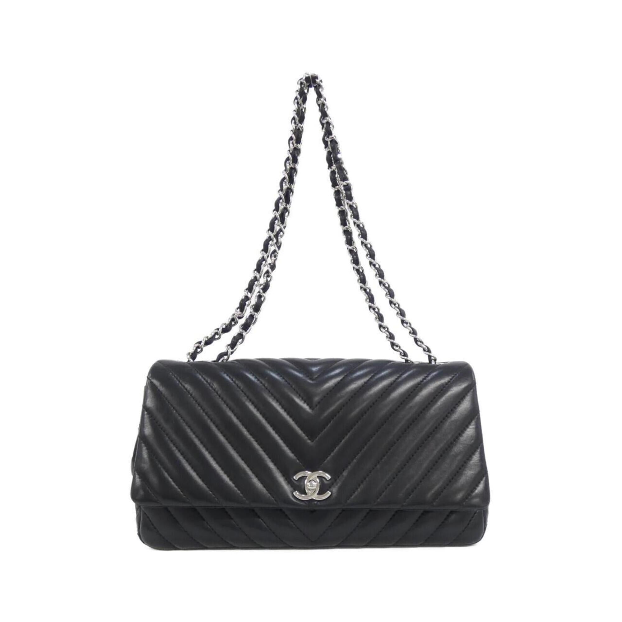 Chanel Black Leather Shoulder Bag (Pre-Owned)