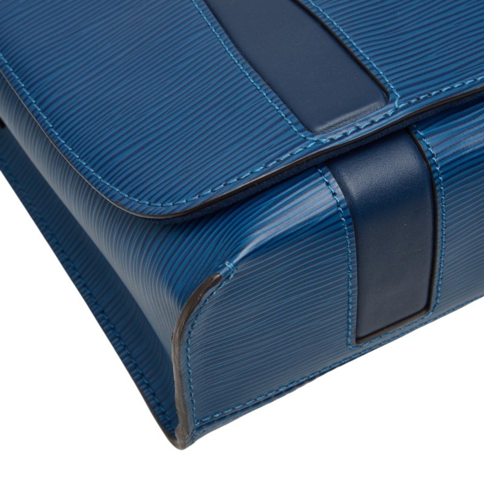 Louis Vuitton Blue Leather Shoulder Bag (Pre-Owned)