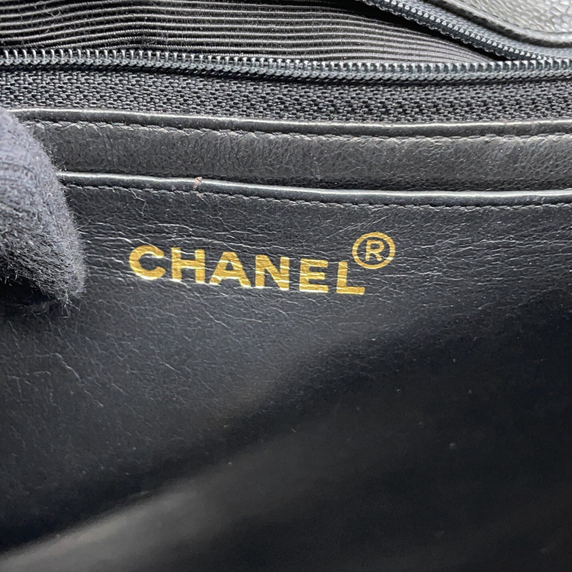 Chanel Black Grained Calfskin Handbag Shoulder Bag (Pre-Owned)