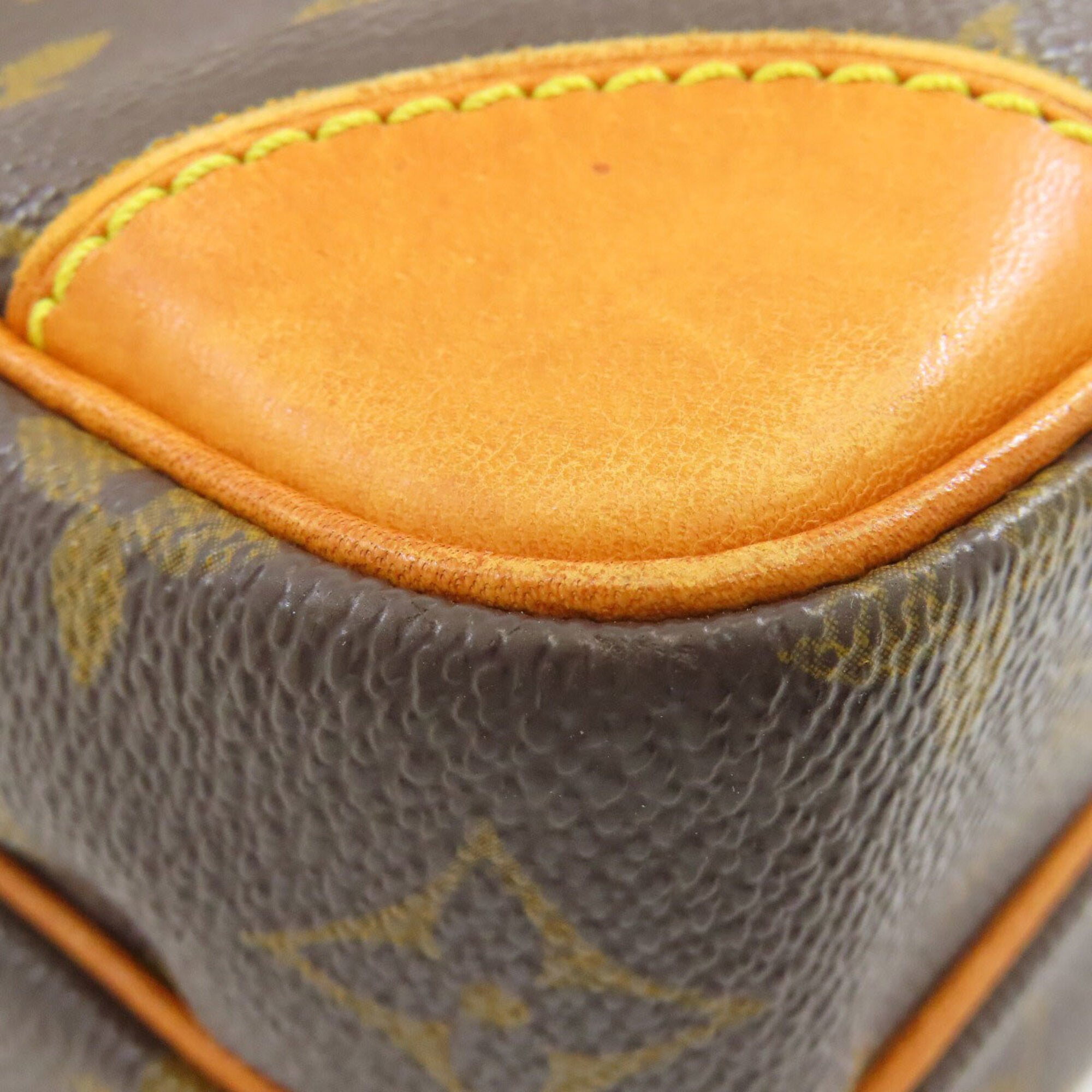 Louis Vuitton Brown Monogram Monogram Canvas Shoulder Bag (Pre-Owned)