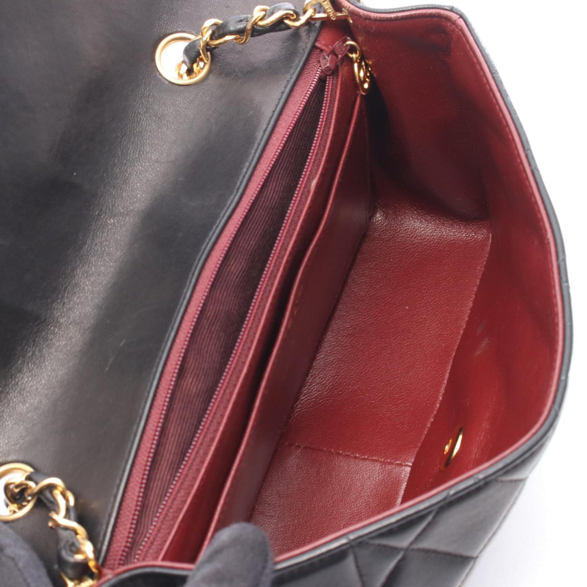 Chanel Black Leather Handbag Shoulder Bag (Pre-Owned)