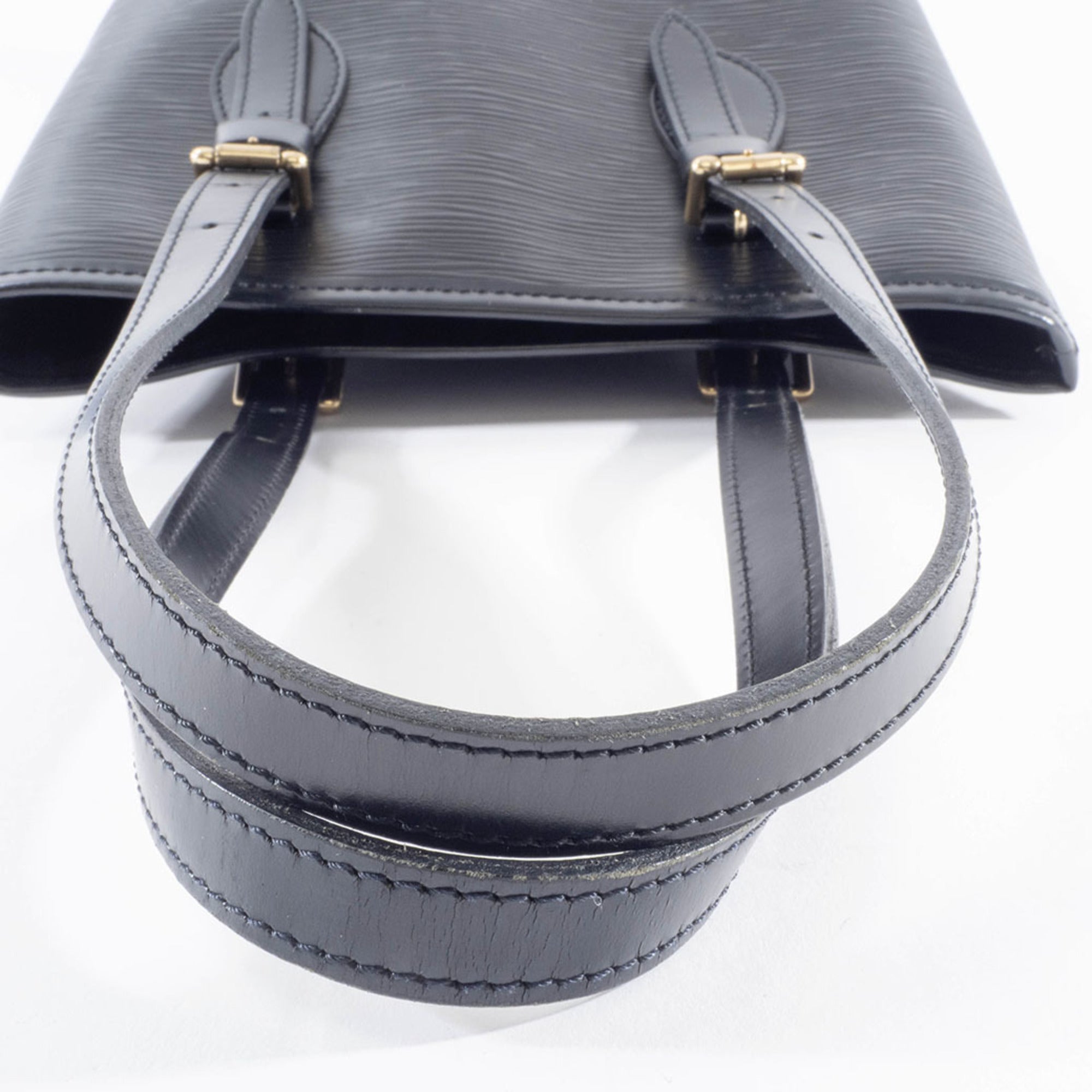 Louis Vuitton Noir Epi Leather Shoulder Bag (Pre-Owned)