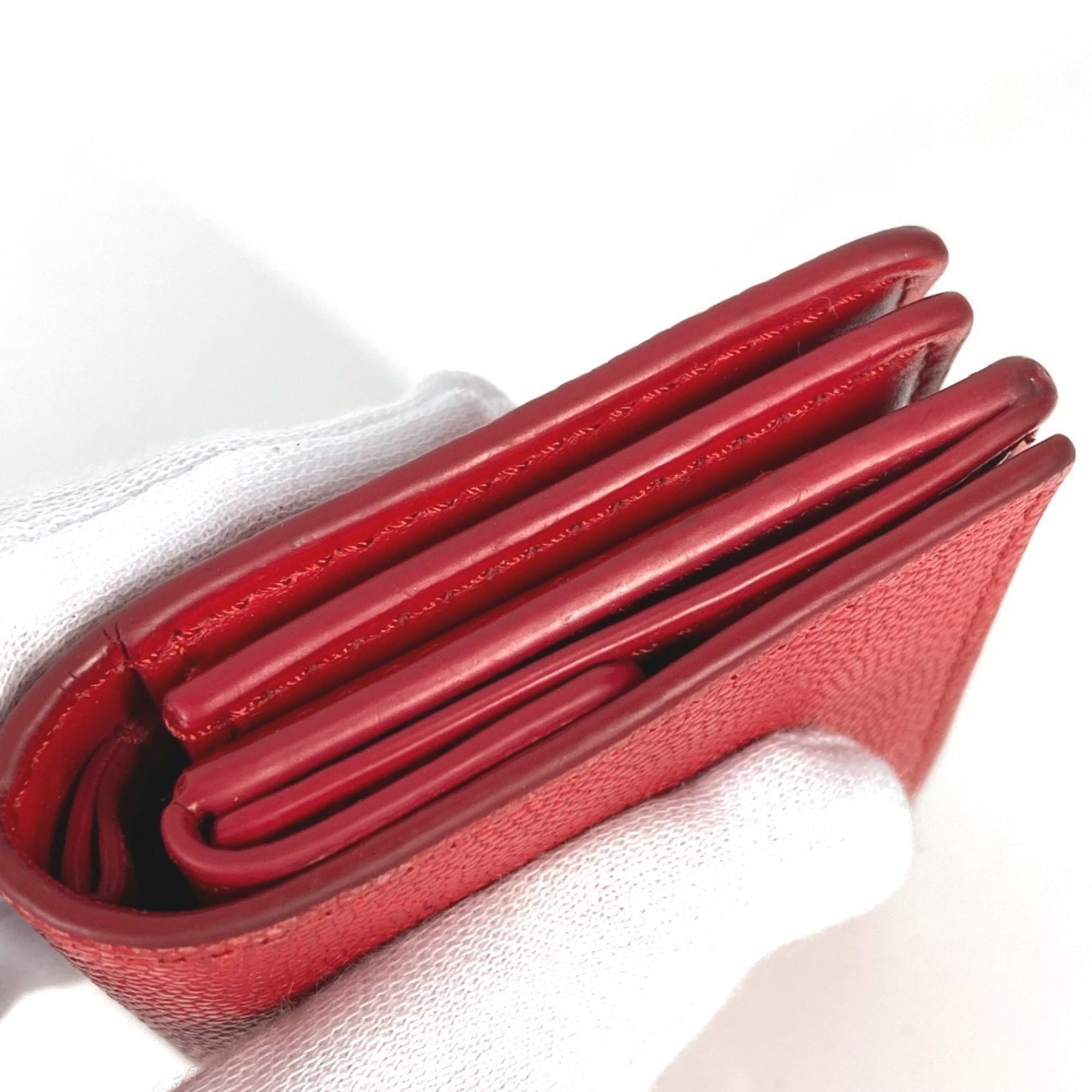 Burberry Red Color Leather Wallet (Bi-Fold) (Pre-Owned)