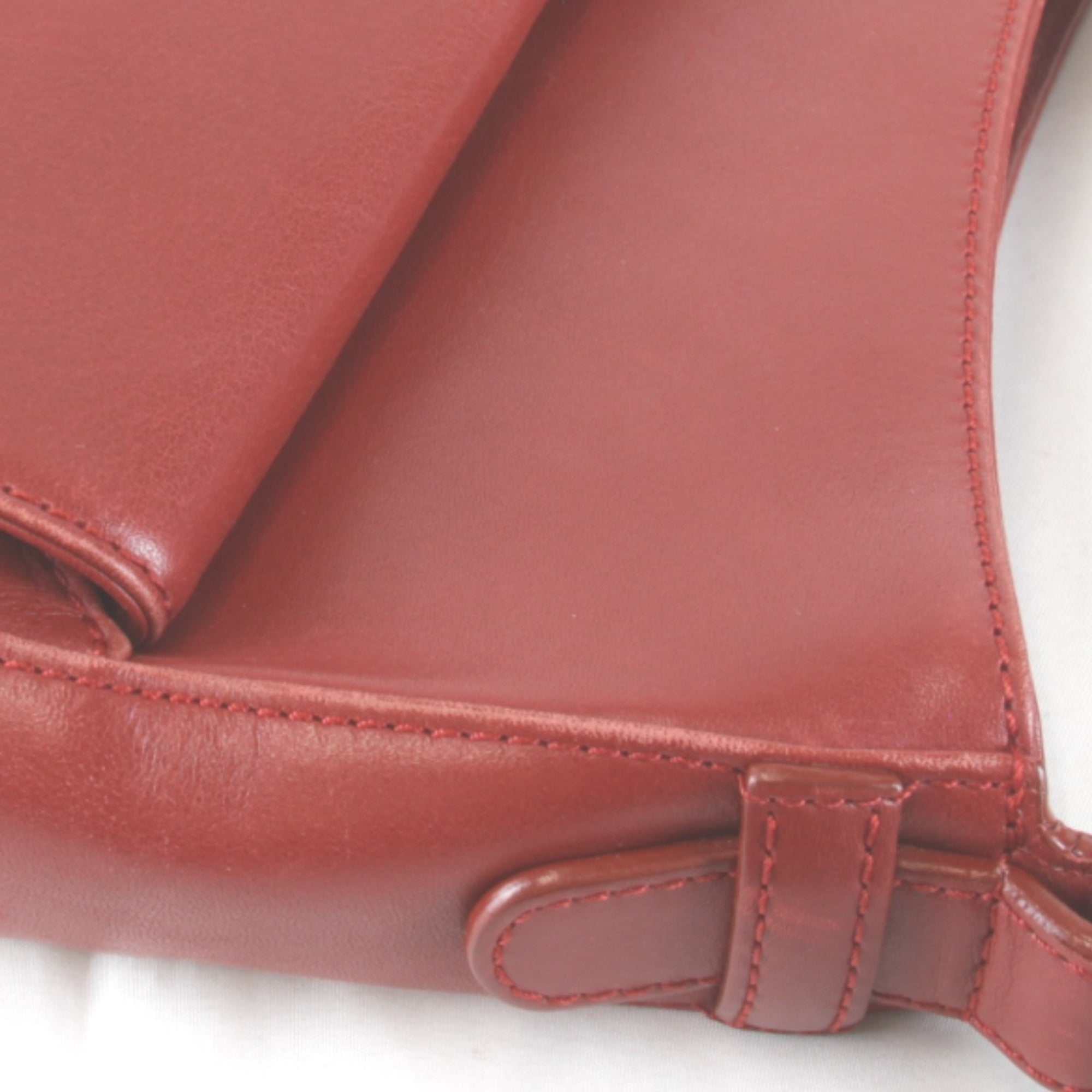 Loewe Red Color Leather Shoulder Bag (Pre-Owned)