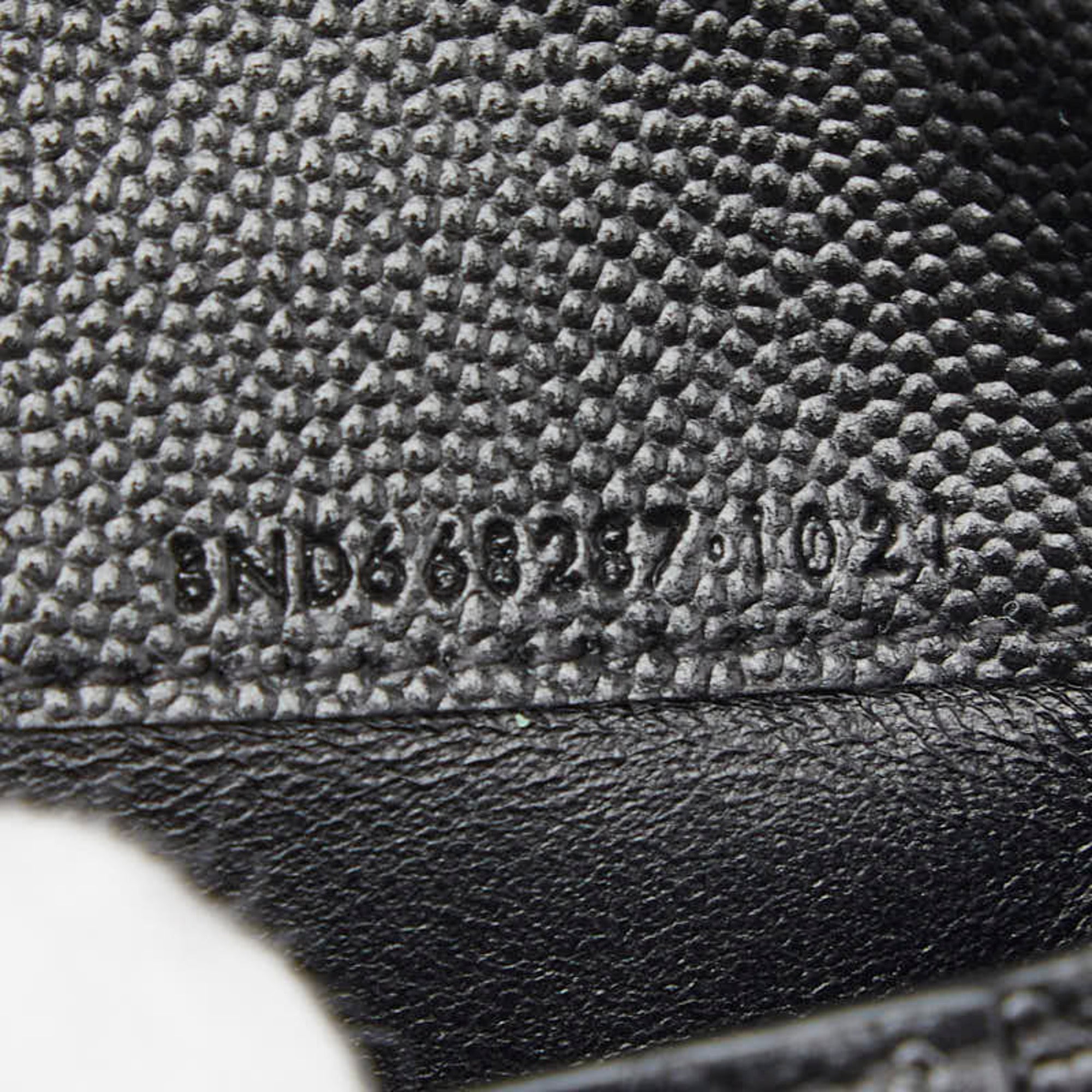 Saint Laurent Black Leather Wallet (Bi-Fold) (Pre-Owned)