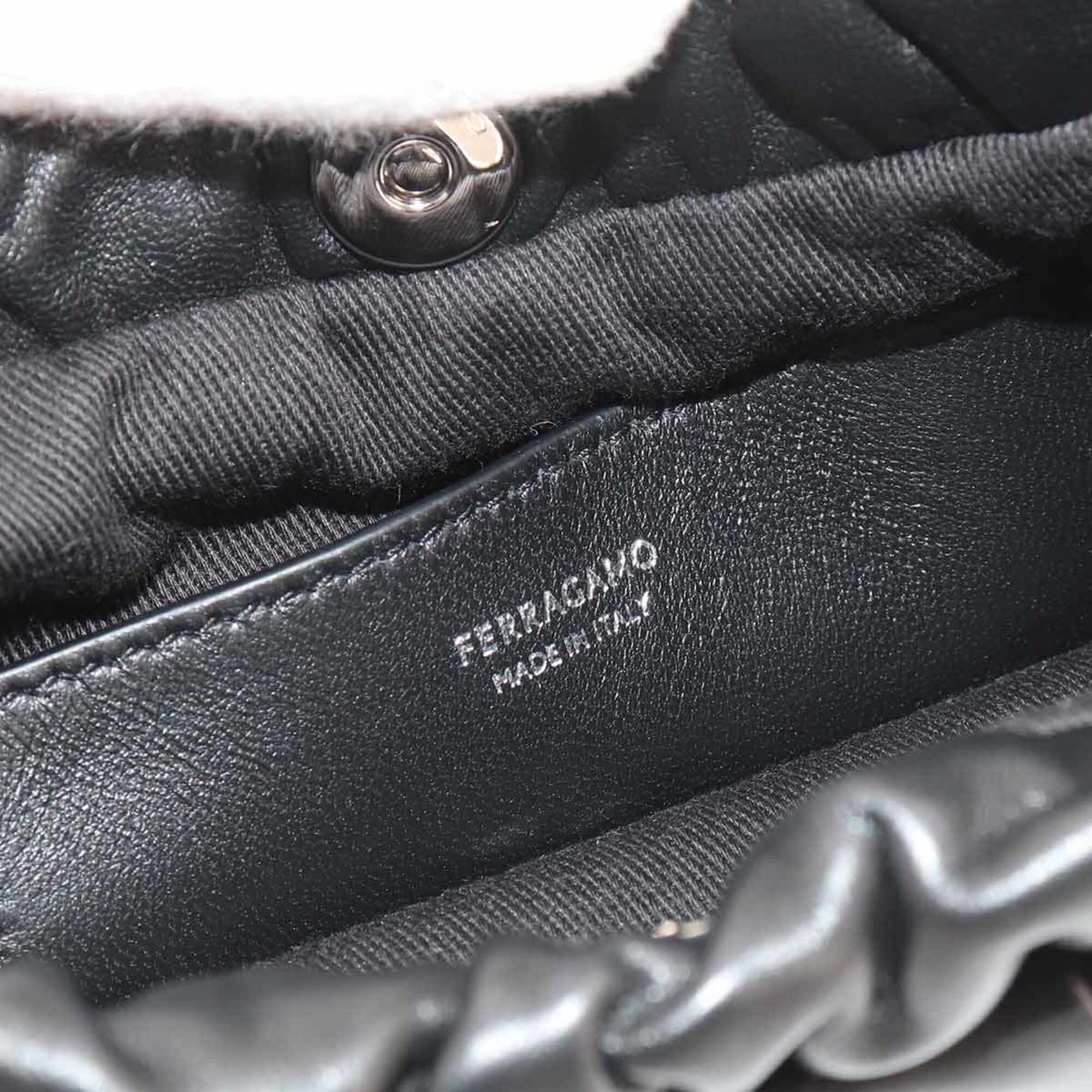Salvatore Ferragamo Black Leather Handbag (Pre-Owned)