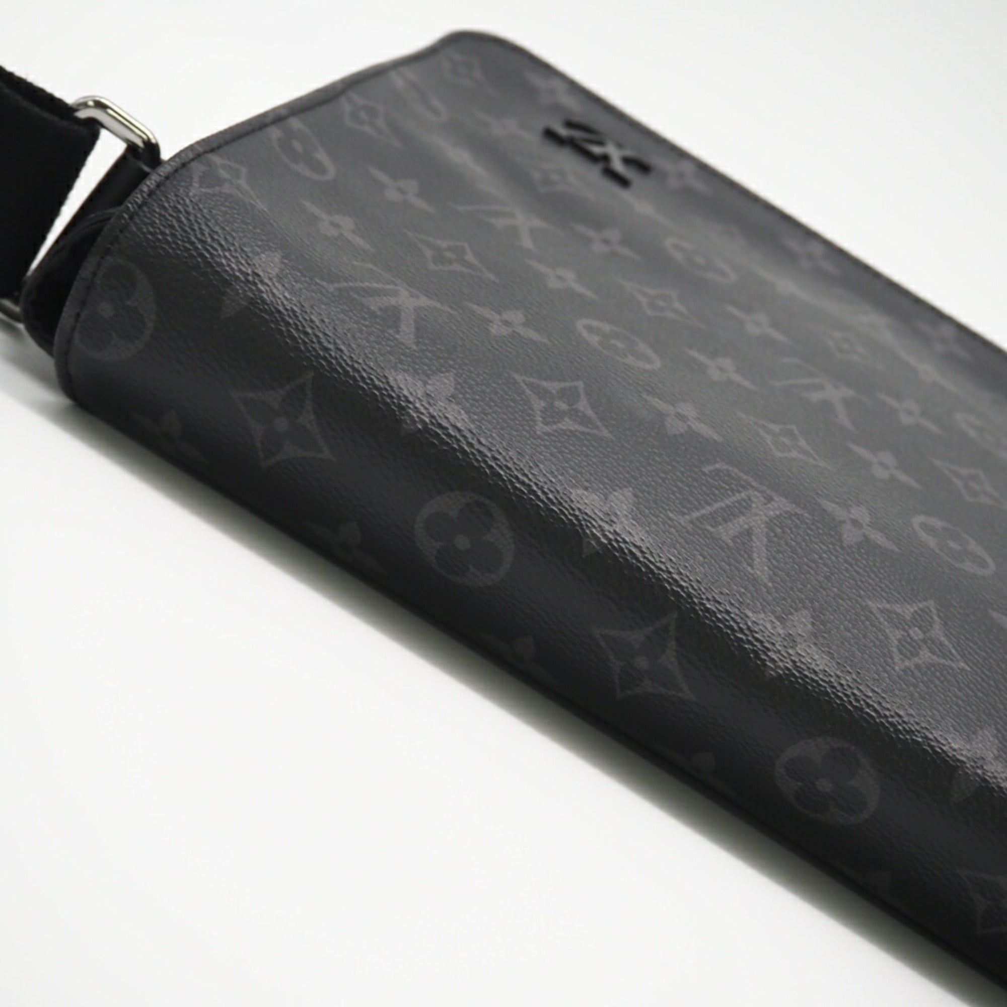 Louis Vuitton Gray Coated Canvas Shoulder Bag (Pre-Owned)