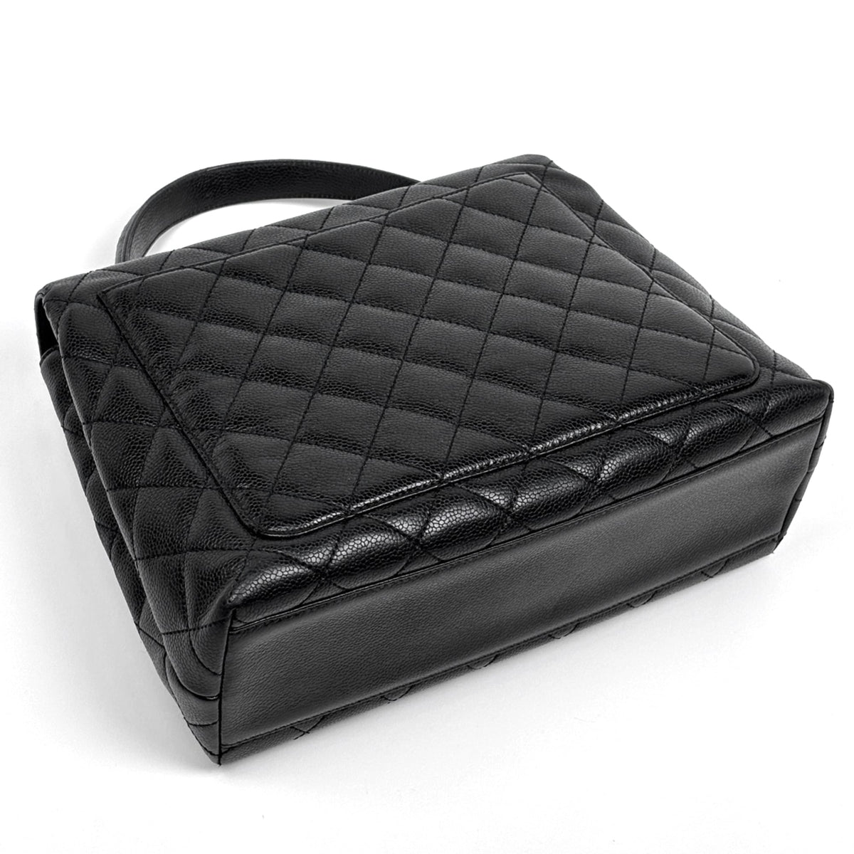 Chanel Matelasse Black Grained Calfskin Handbag (Pre-Owned)