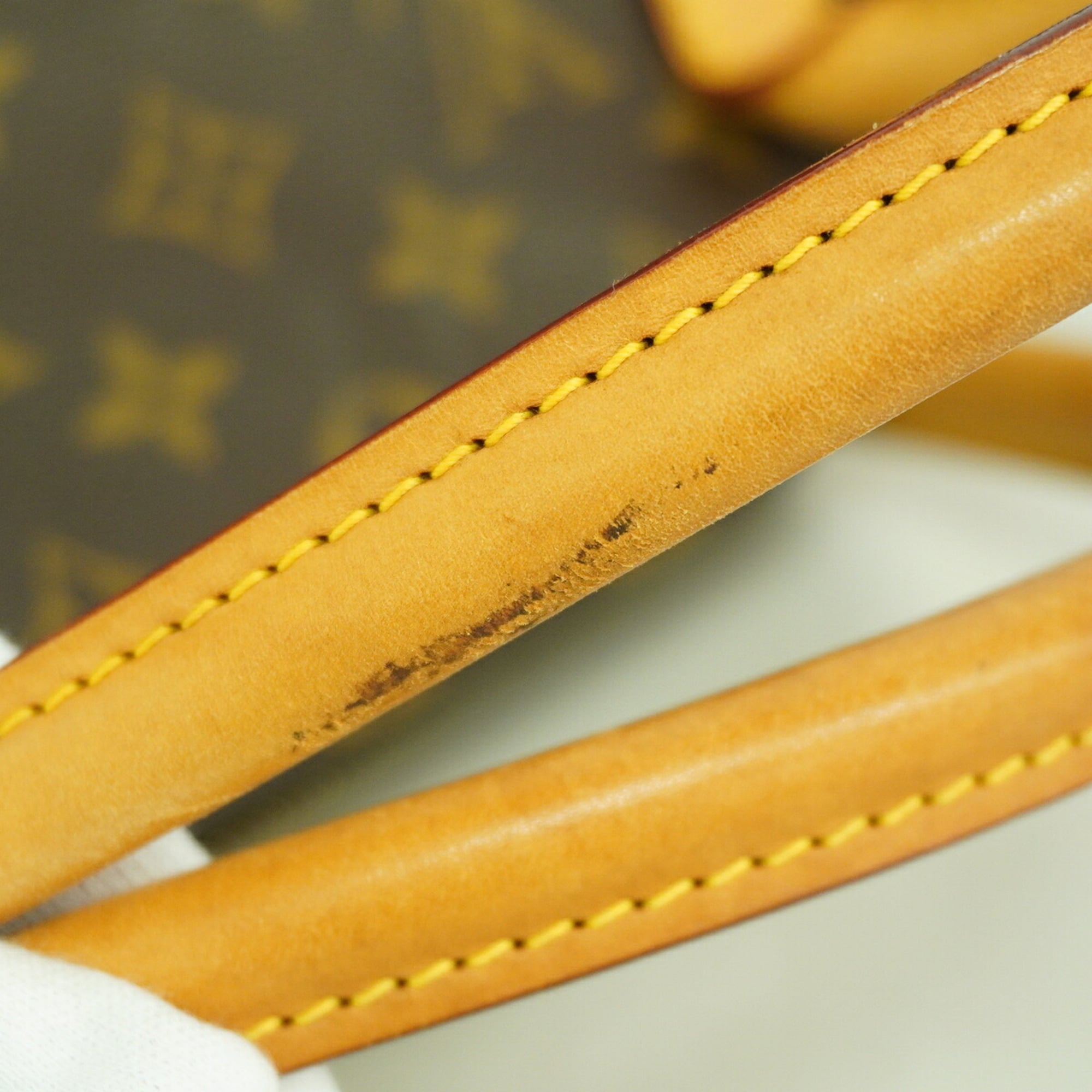 Louis Vuitton Brown Handbag (Pre-Owned)