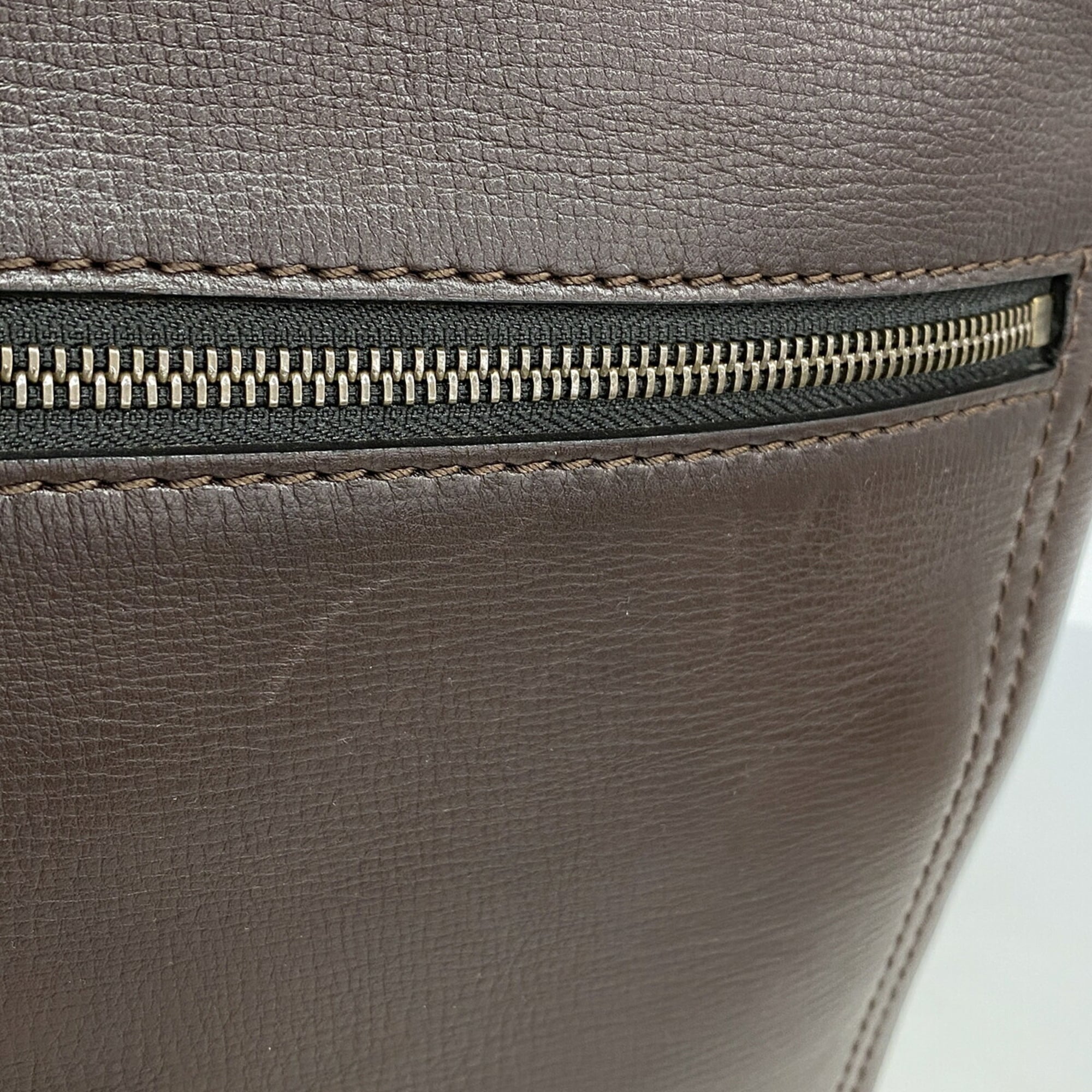 Louis Vuitton Coffee Shoulder Bag (Pre-Owned)