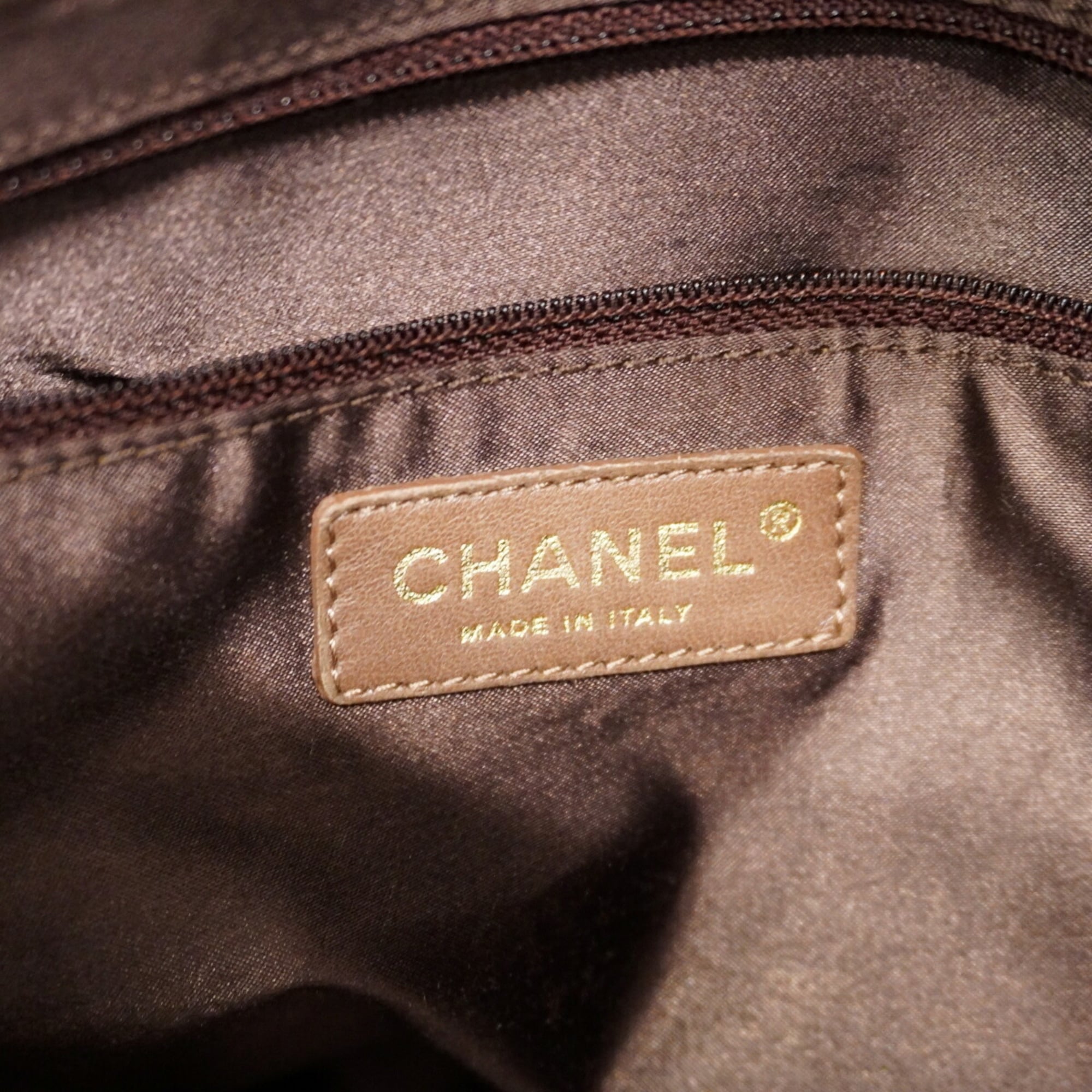 Chanel Brown Leather Tote Bag (Pre-Owned)