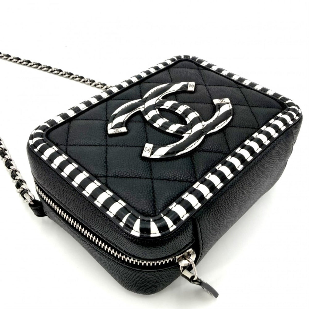 Chanel Matelasse Black Grained Calfskin Shoulder Bag (Pre-Owned)