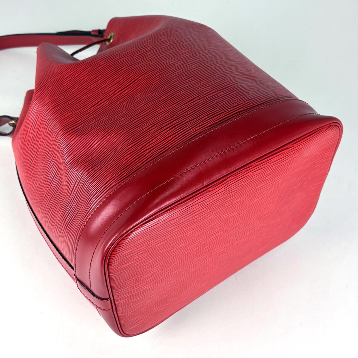 Louis Vuitton Castilian Red Epi Leather Shoulder Bag (Pre-Owned)