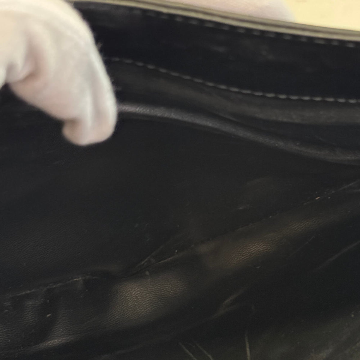 Bally Black Leather Pochette Shoulder Bag (Pre-Owned)