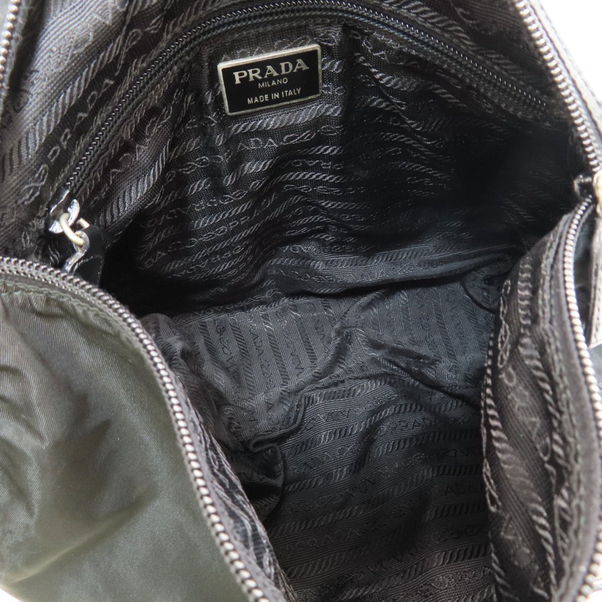 Prada Black Nylon Messenger Bag Shoulder Bag (Pre-Owned)