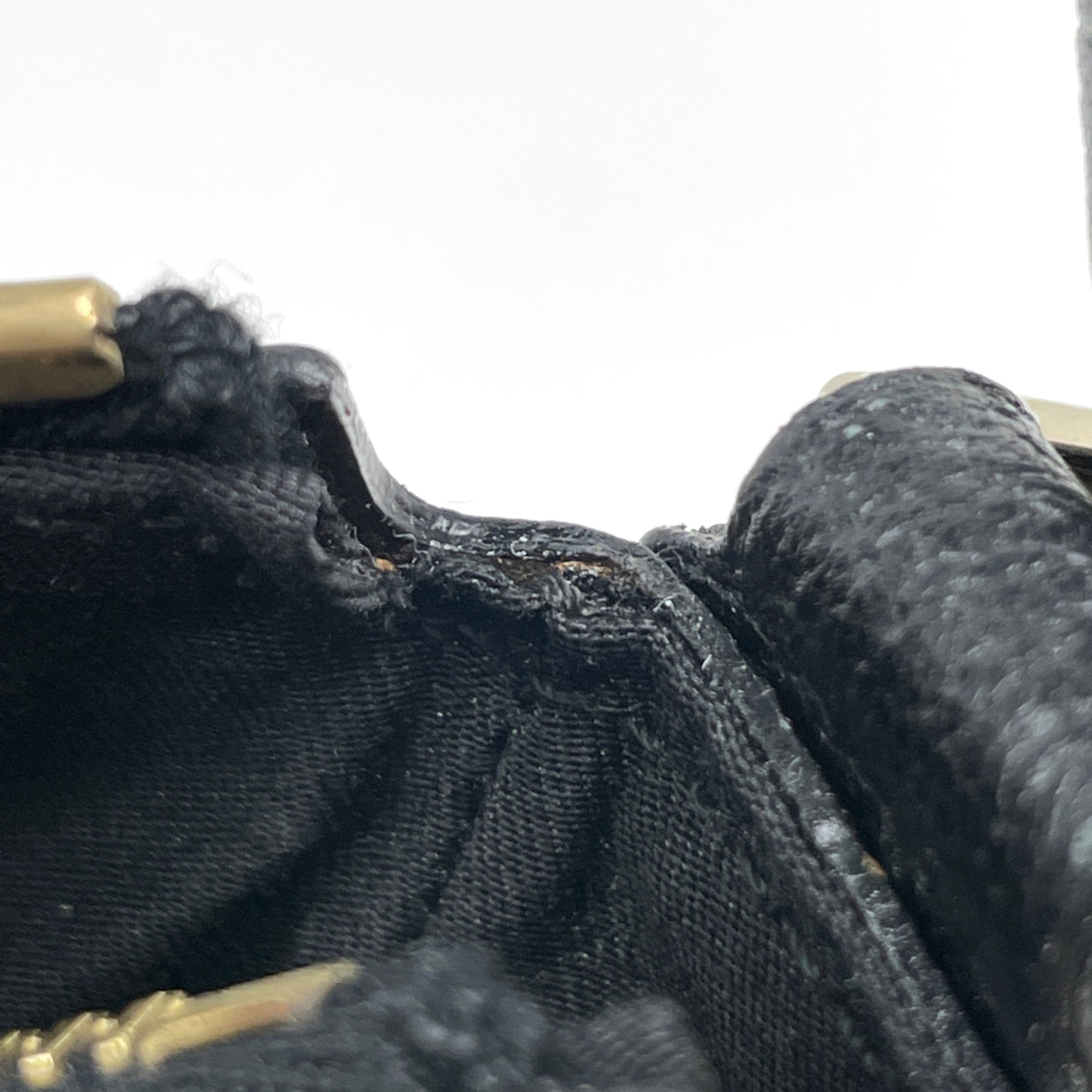 Gucci Black Gg Canvas Handbag (Pre-Owned)