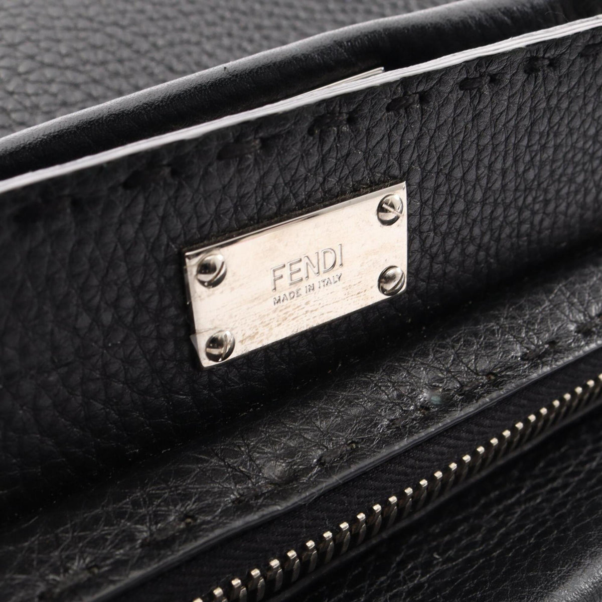 Fendi Black Leather Handbag (Pre-Owned)