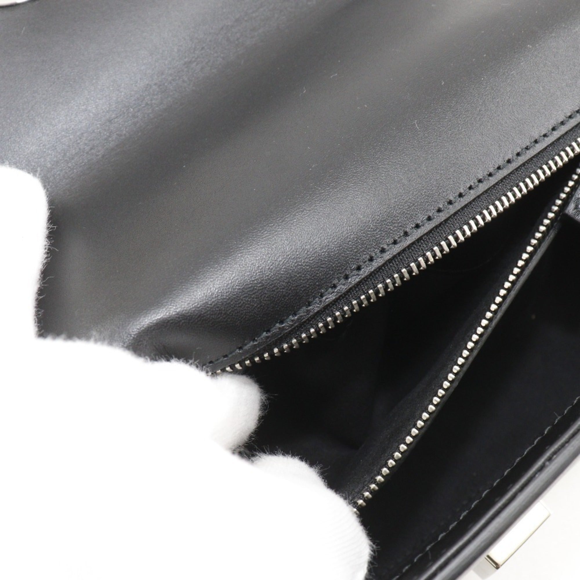 Gucci Black Leather Shoulder Bag (Pre-Owned)