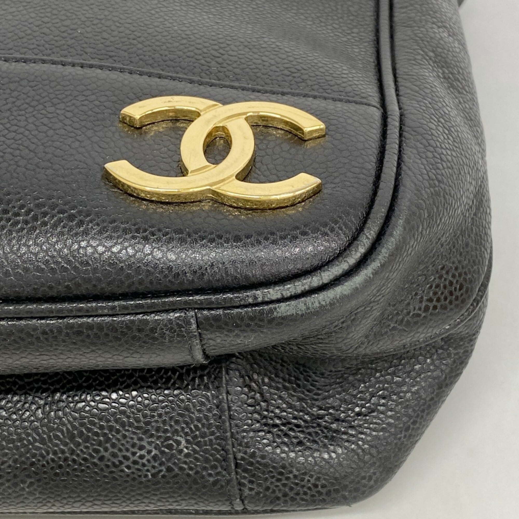 Chanel Black Grained Calfskin Shoulder Bag (Pre-Owned)