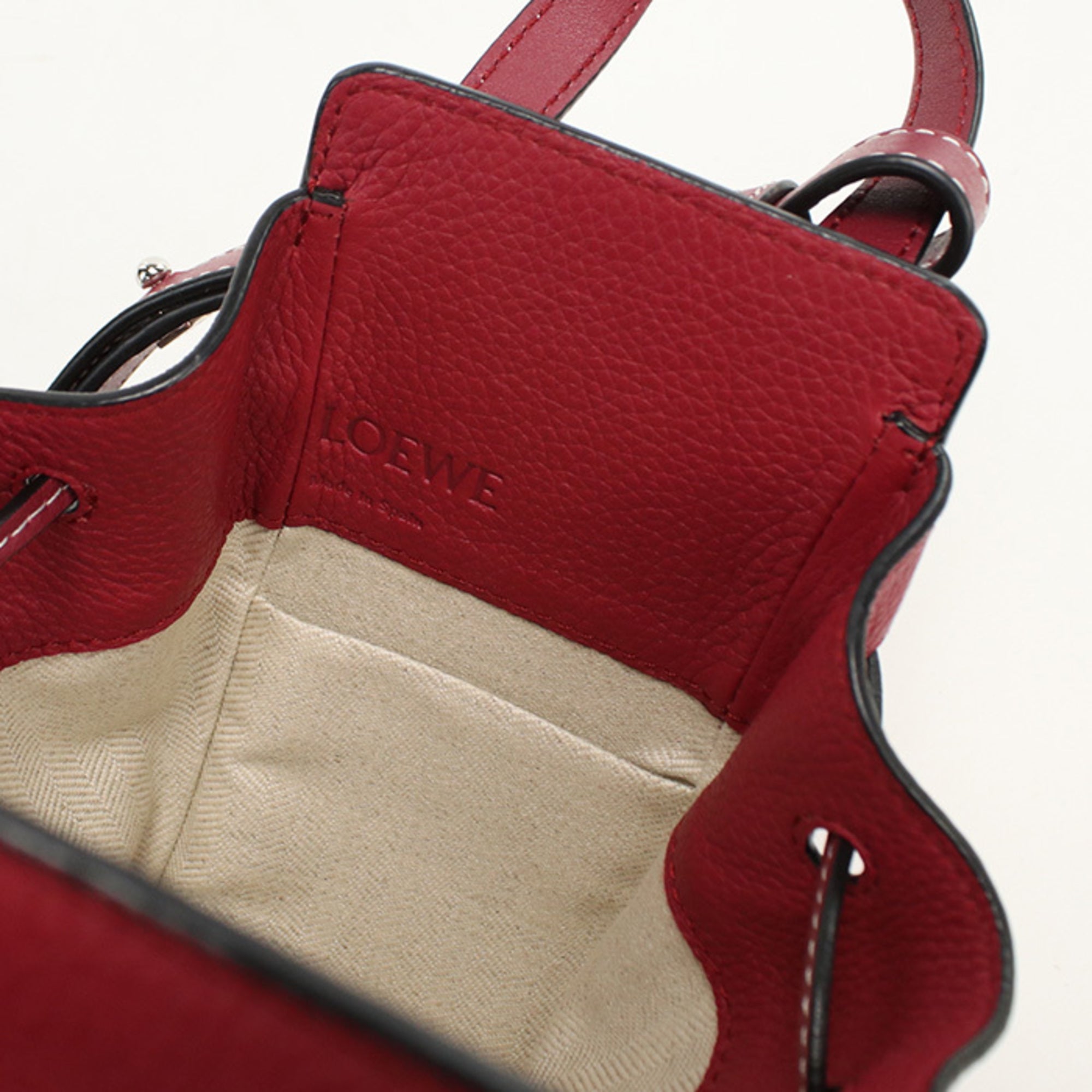 Loewe Red Color Leather Shoulder Bag (Pre-Owned)