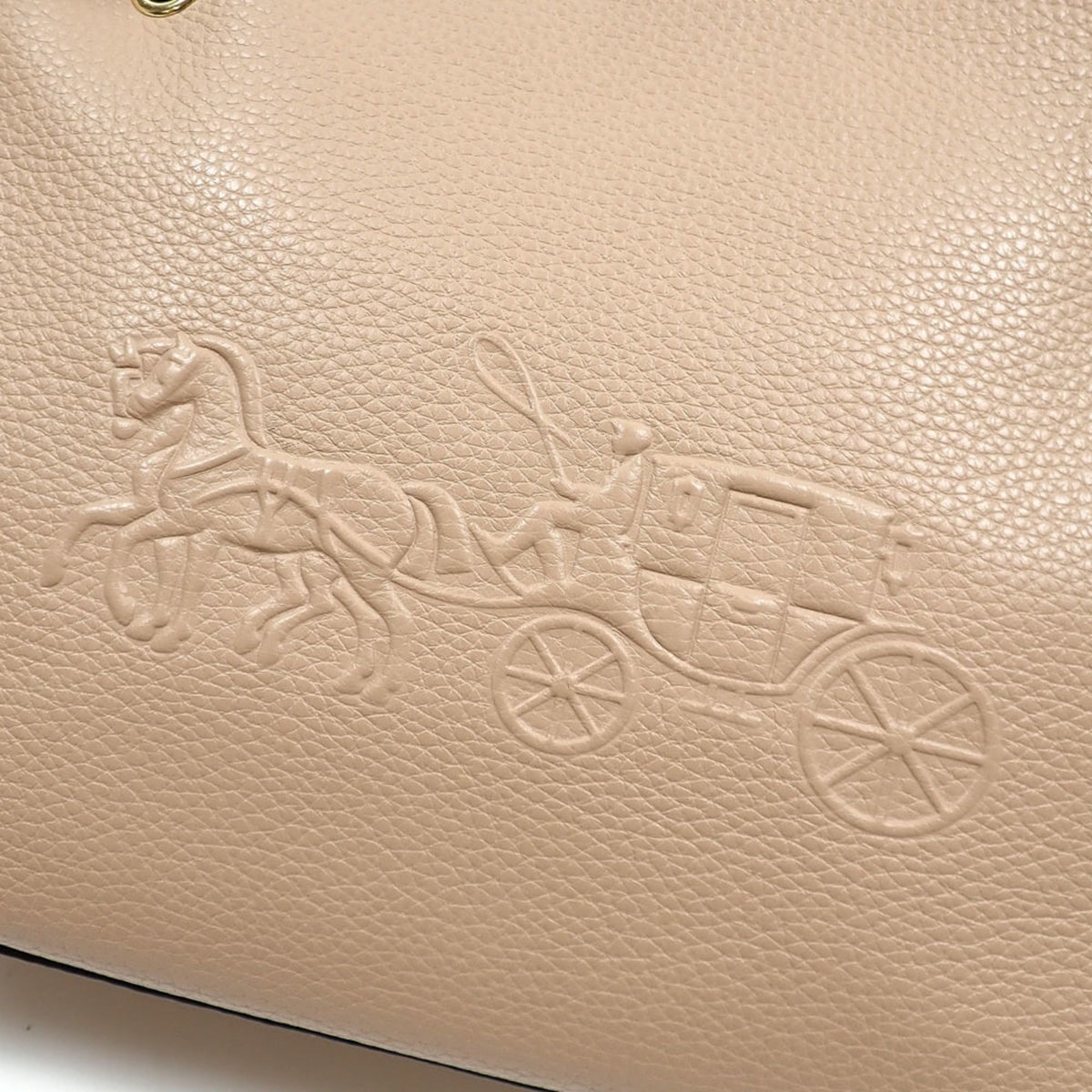 Coach Beige Leather Shoulder Bag (Pre-Owned)