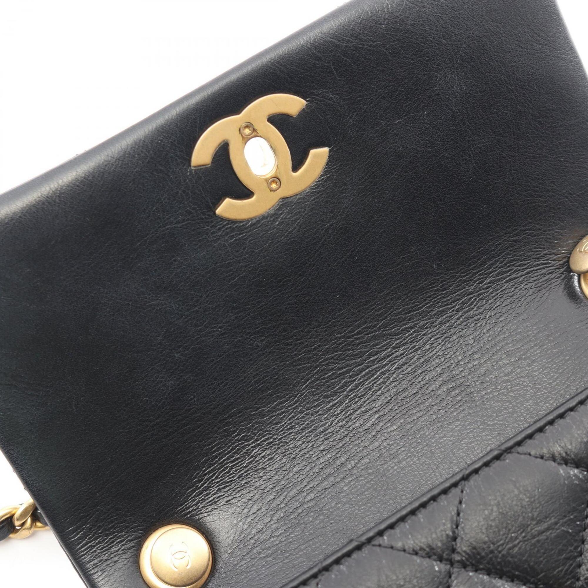 Chanel Black Leather Handbag Shoulder Bag (Pre-Owned)