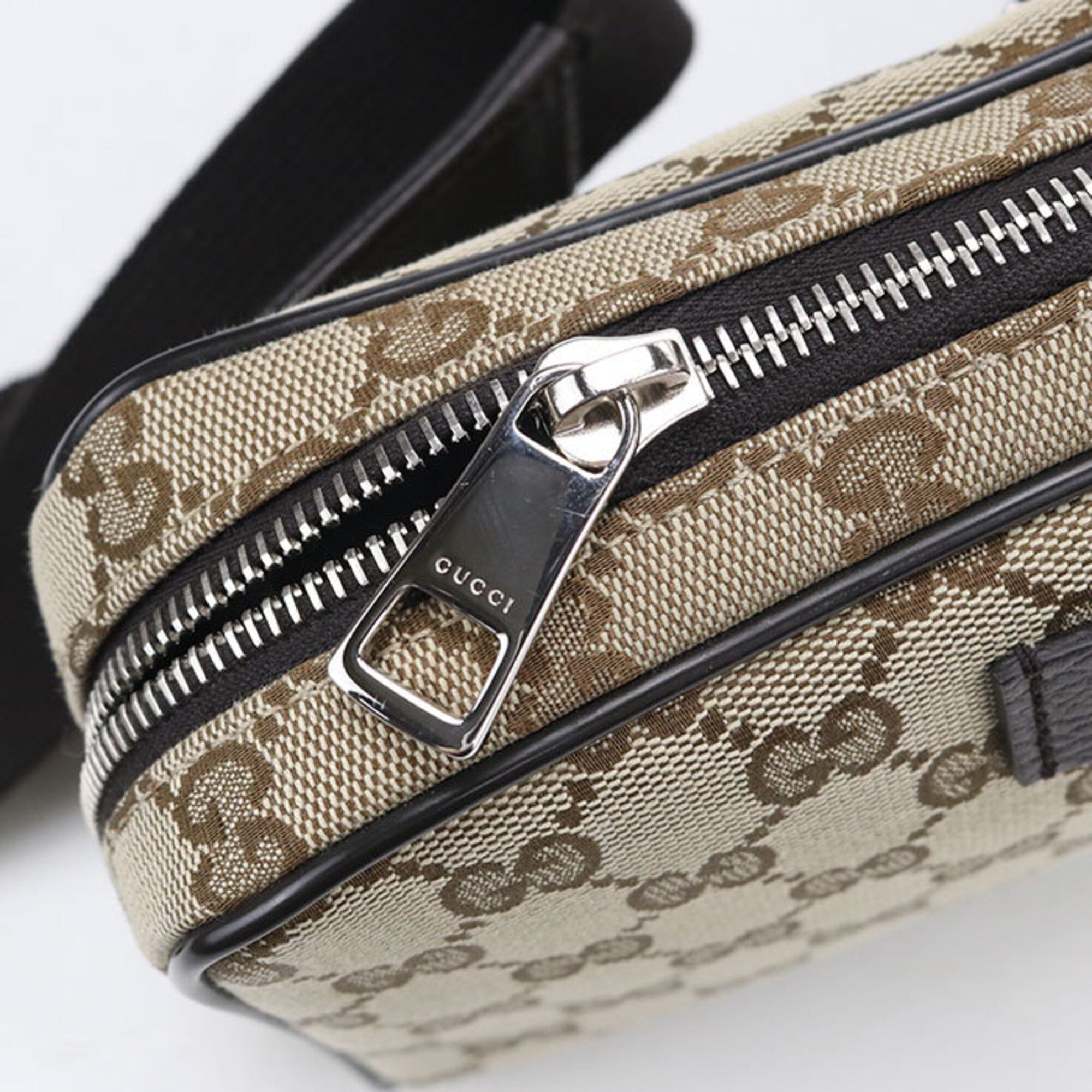 Gucci Beige Canvas Fanny Pack (Pre-Owned)