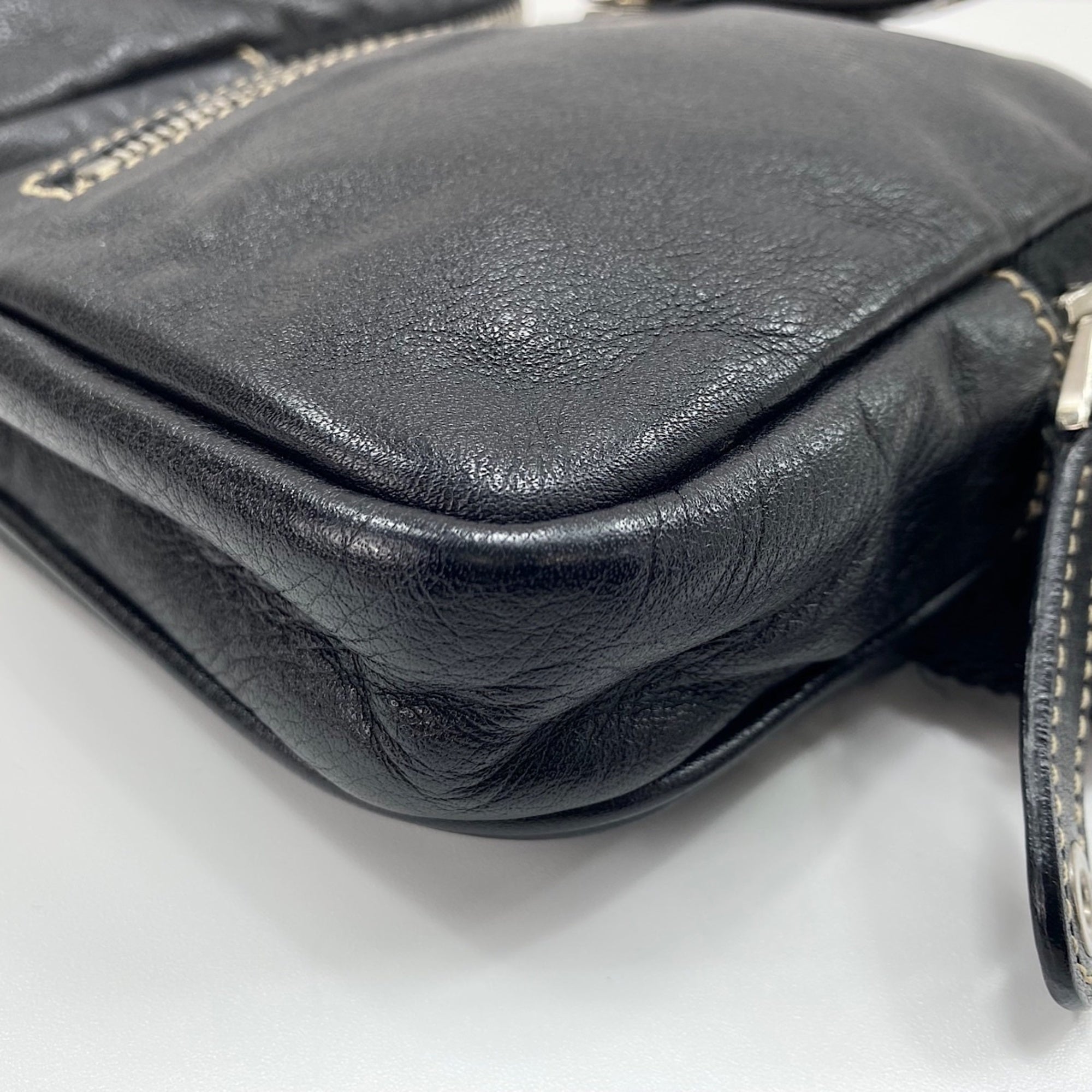 Gucci Black Leather Fanny Pack (Pre-Owned)