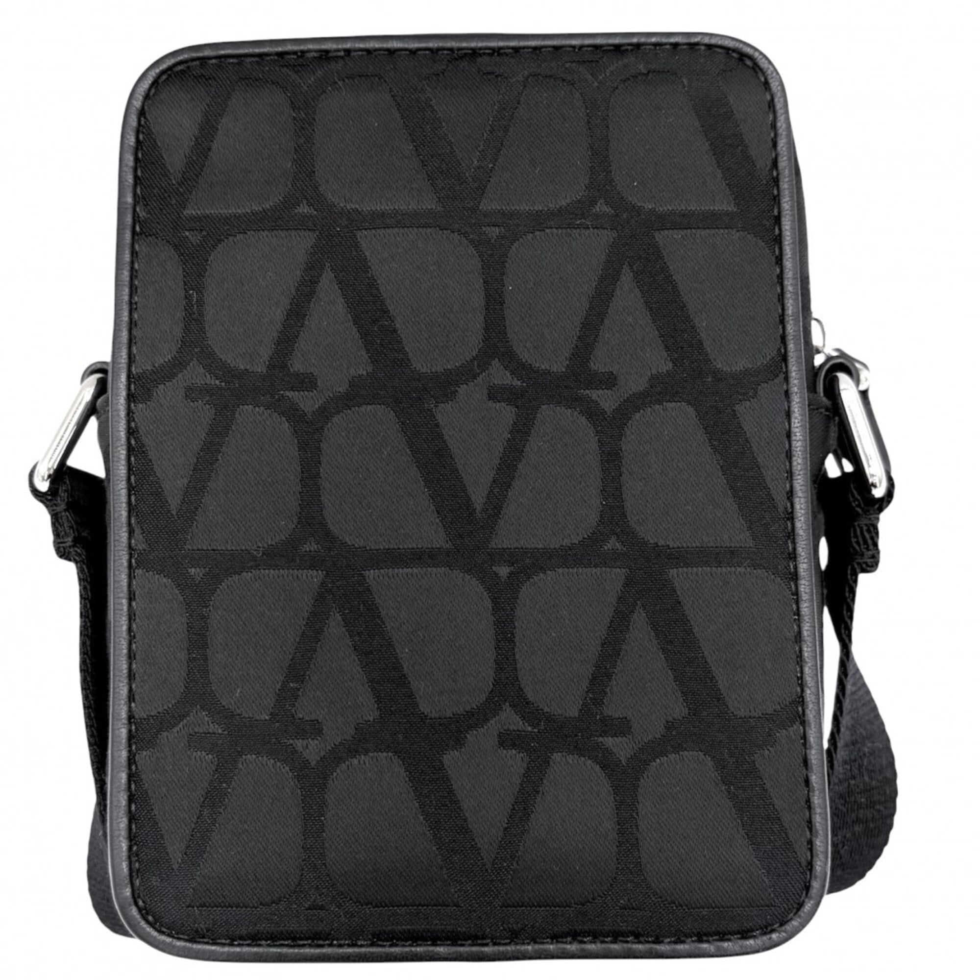 Valentino Garavani Black Shoulder Bag (Pre-Owned)