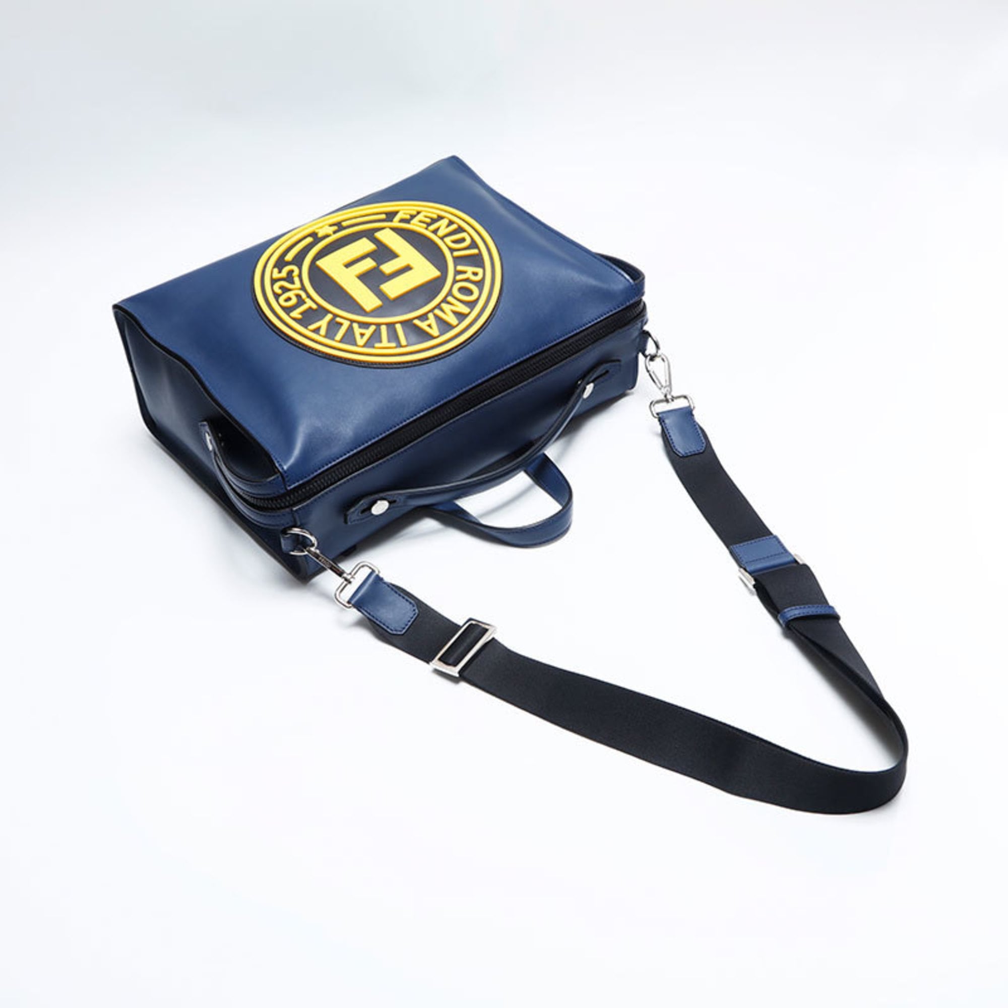 Fendi Navy Shoulder Bag (Pre-Owned)