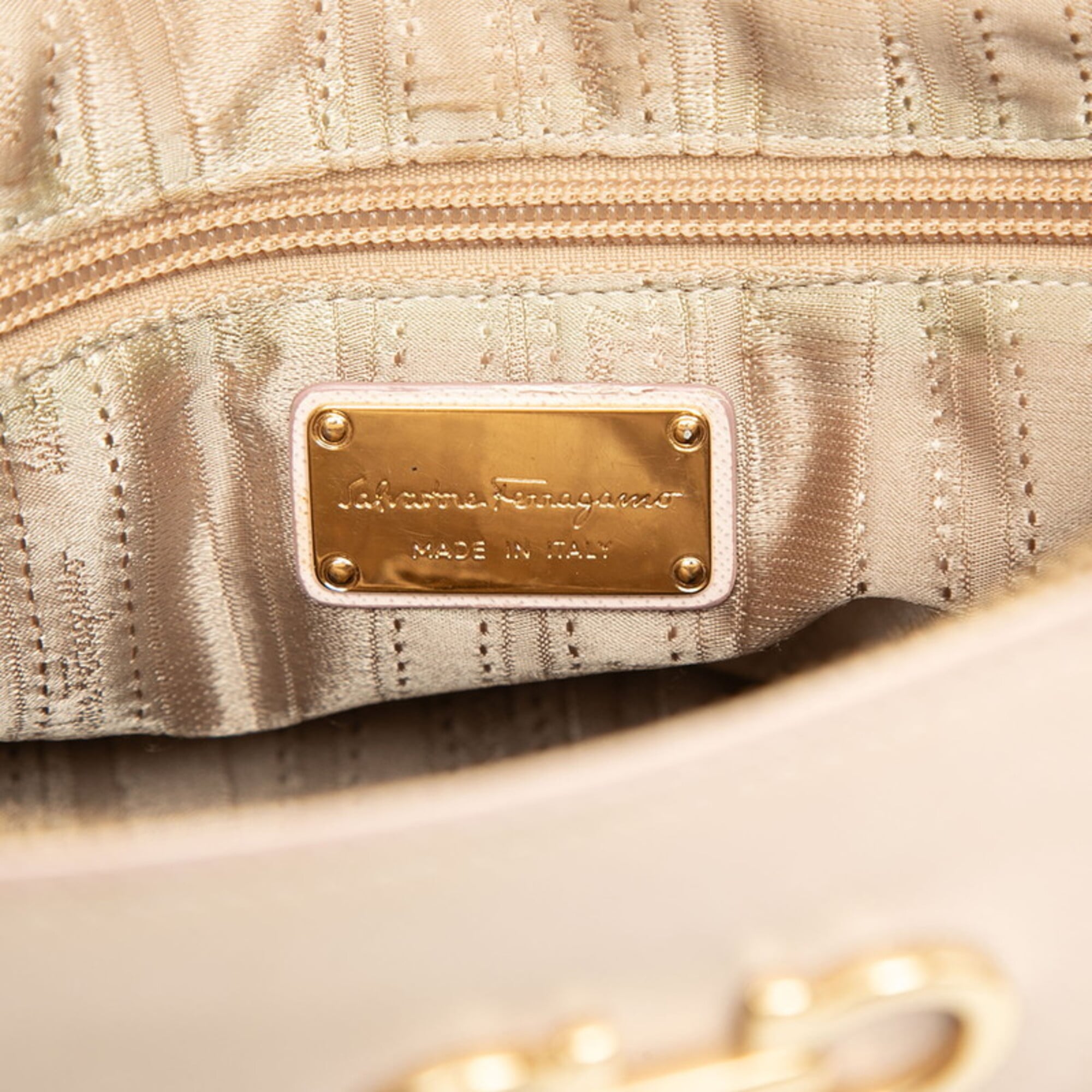 Salvatore Ferragamo Pink Leather Handbag Shoulder Bag (Pre-Owned)