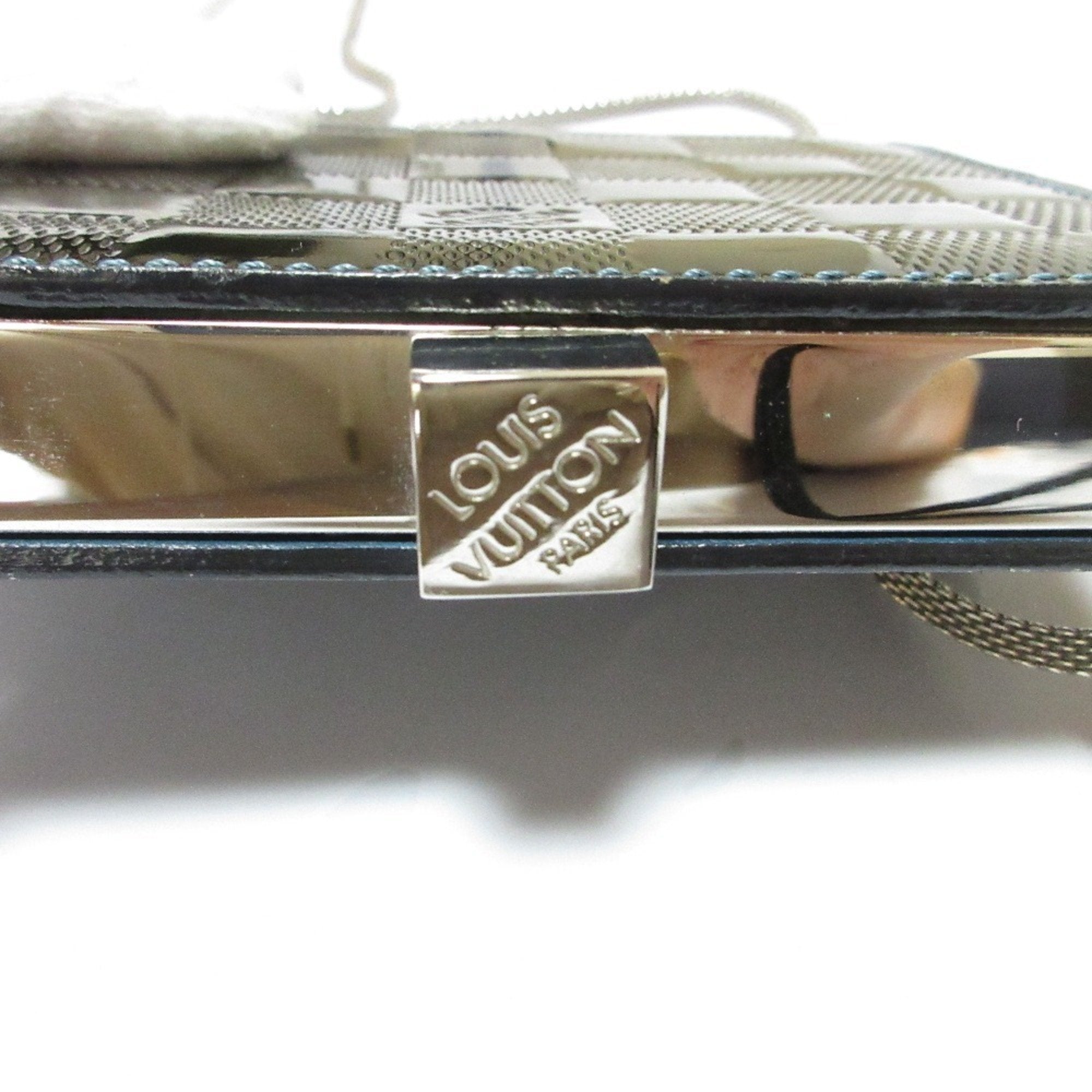 Louis Vuitton Green Damier Vernis Pouch Shoulder Bag (Pre-Owned)