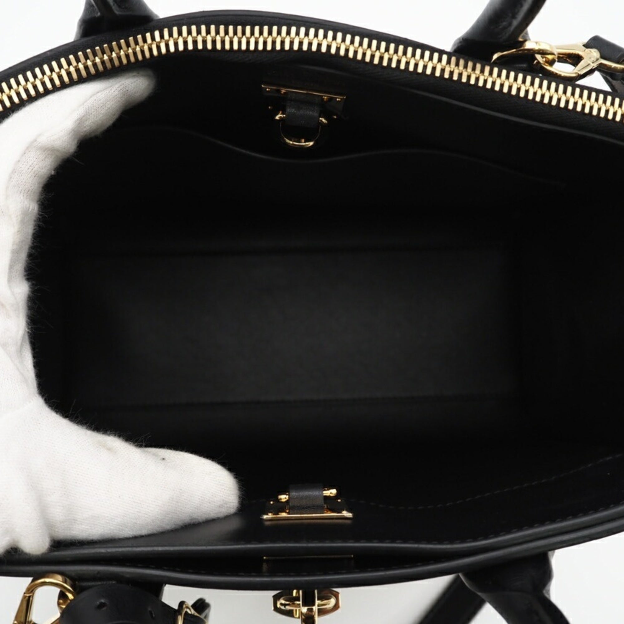 Louis Vuitton Black Gold Leather Shoulder Bag (Pre-Owned)