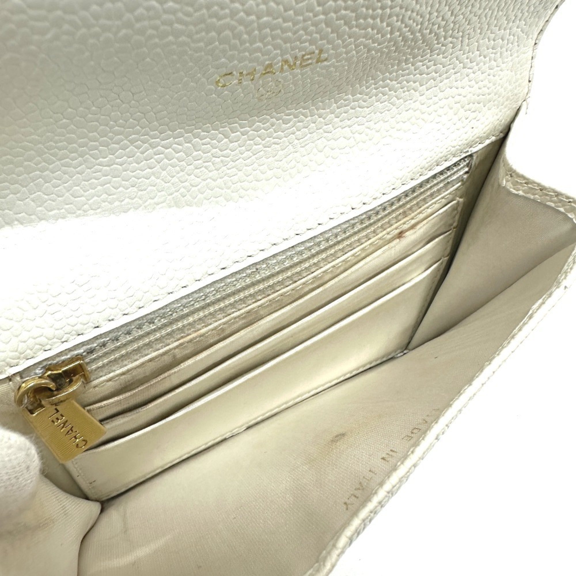 Chanel White Grained Calfskin Wallet (Bi-Fold) (Pre-Owned)