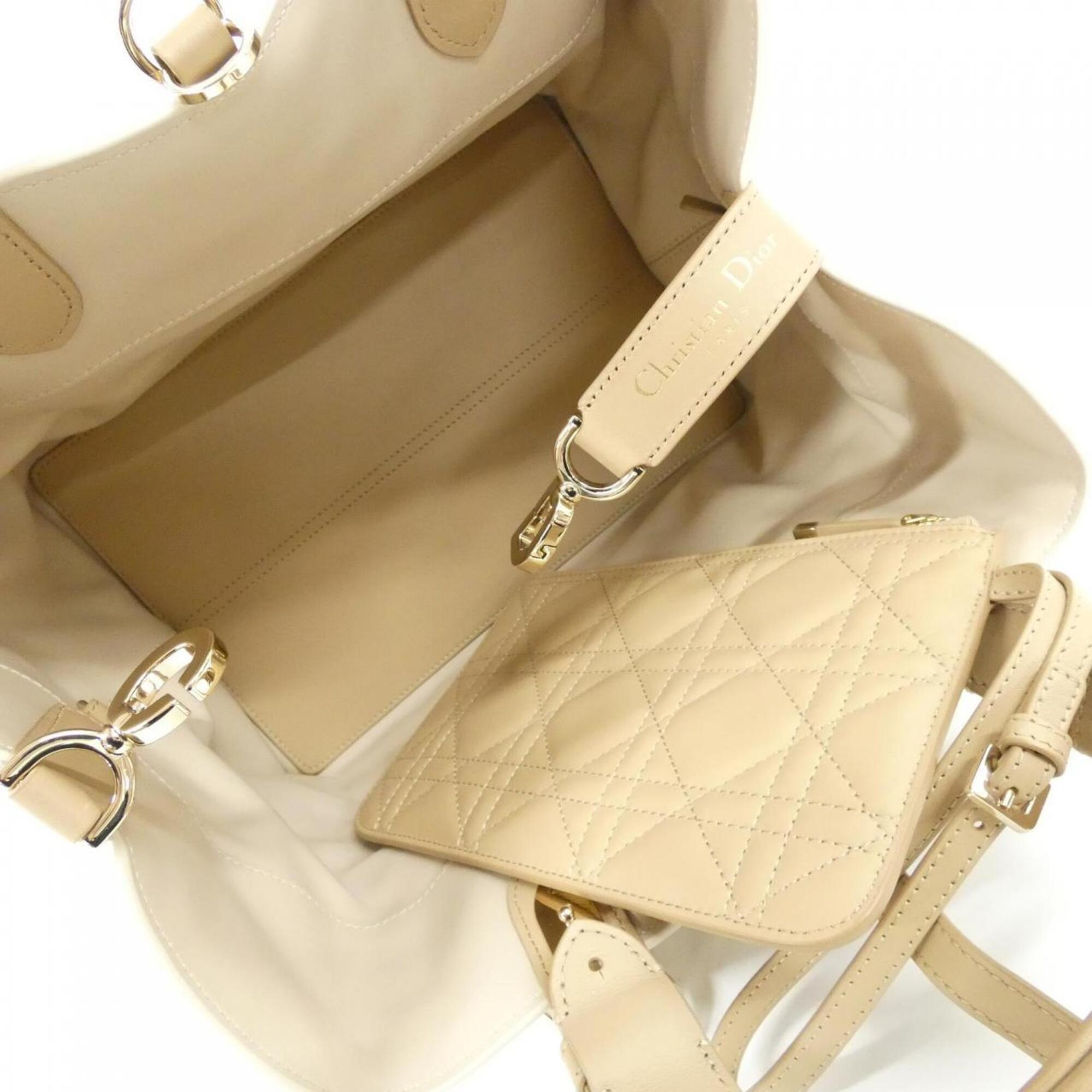 Christian Dior Beige Leather Handbag (Pre-Owned)