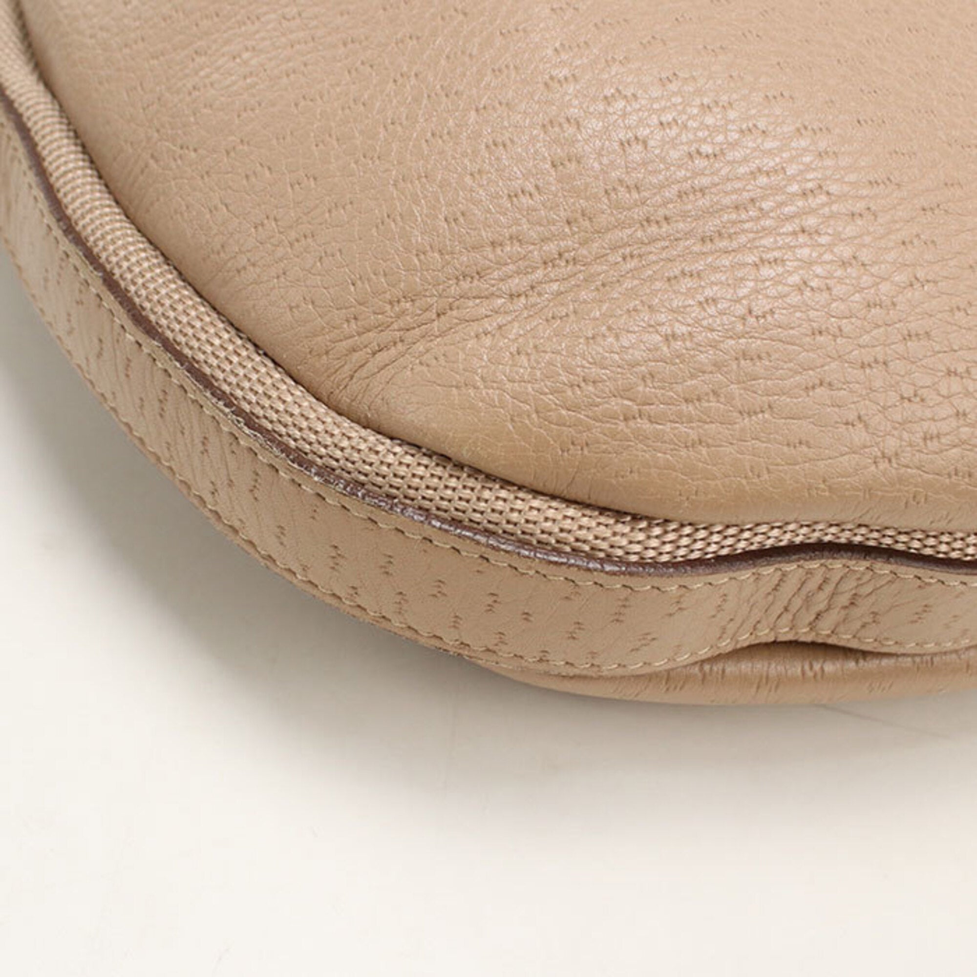 Salvatore Ferragamo Beige Leather Shoulder Bag (Pre-Owned)