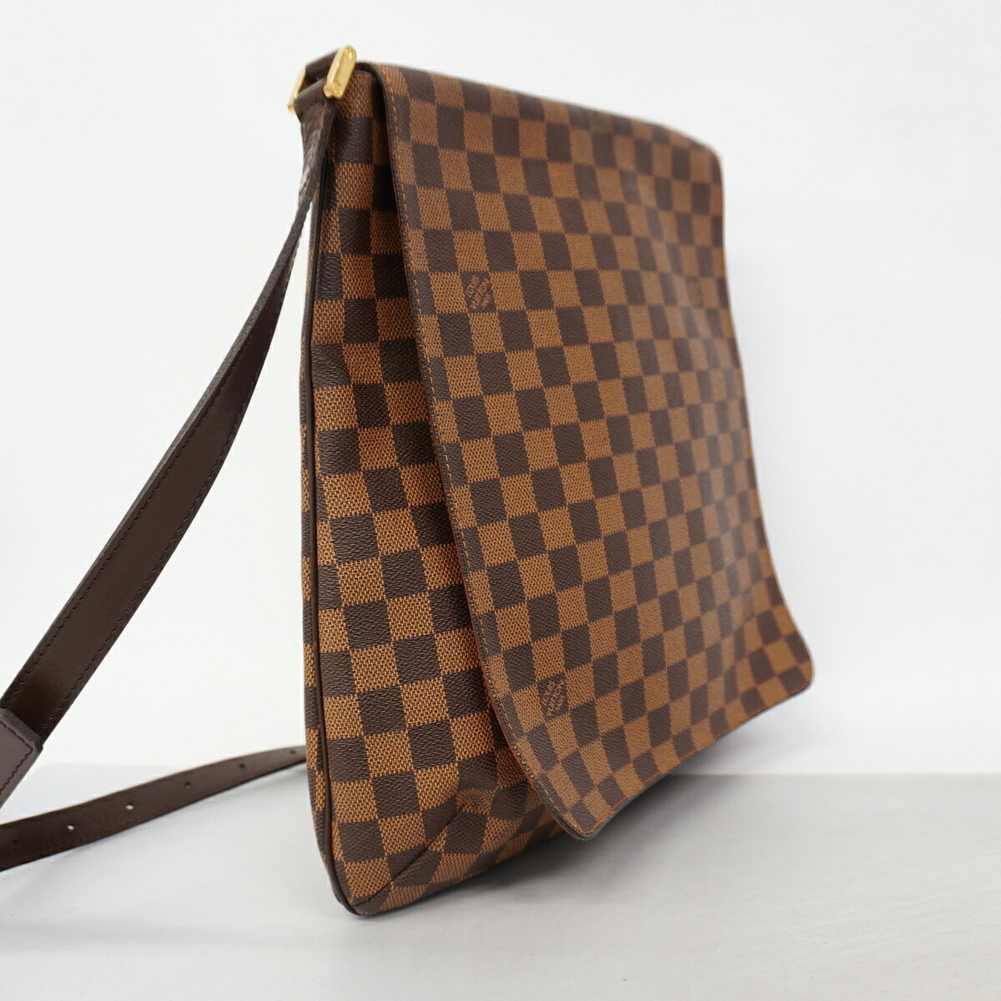Louis Vuitton Ebene Shoulder Bag (Pre-Owned)