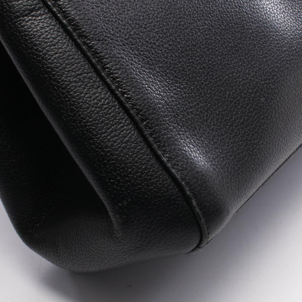 Chanel Black Grained Calfskin Handbag Shoulder Bag (Pre-Owned)