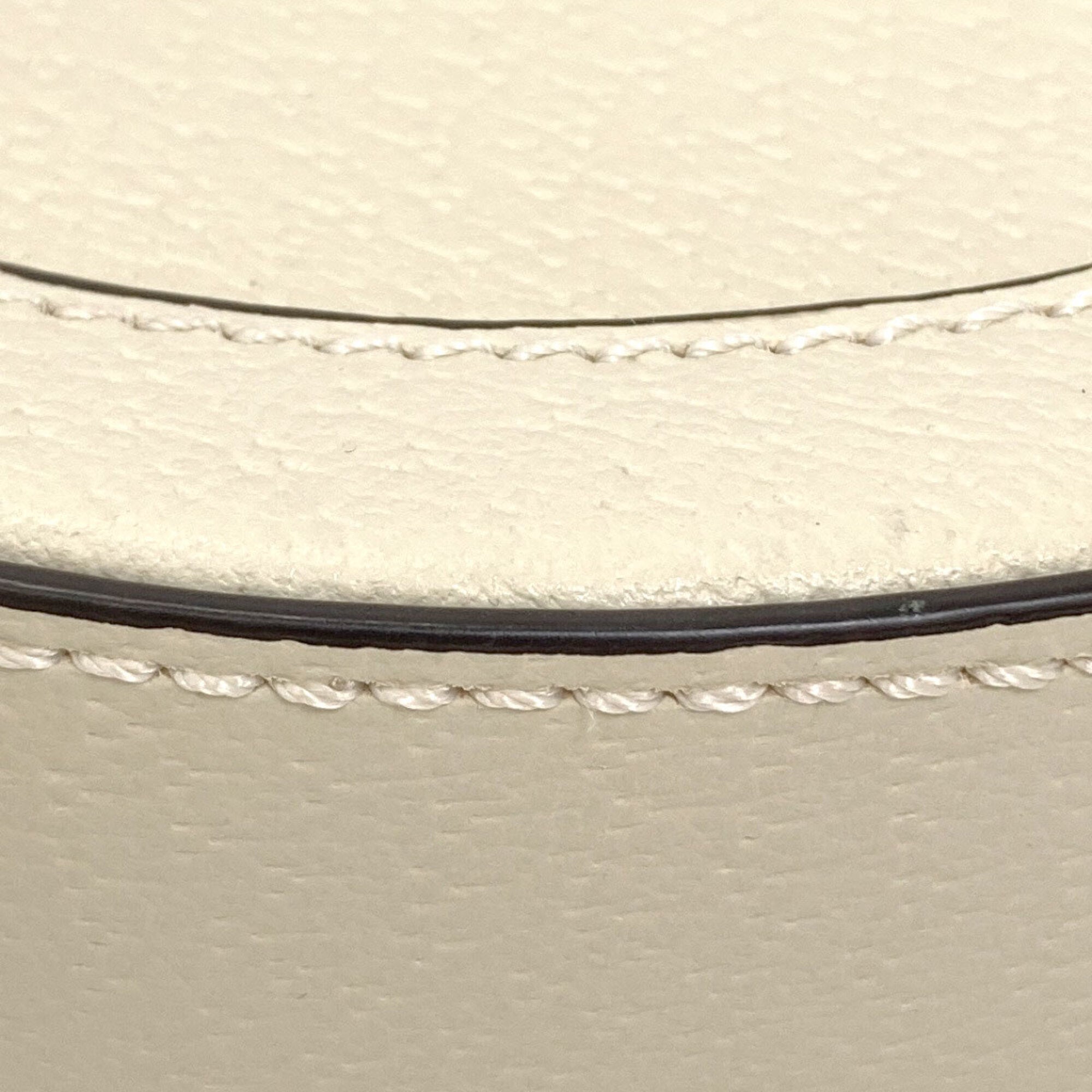 Gucci White Leather Shoulder Bag (Pre-Owned)