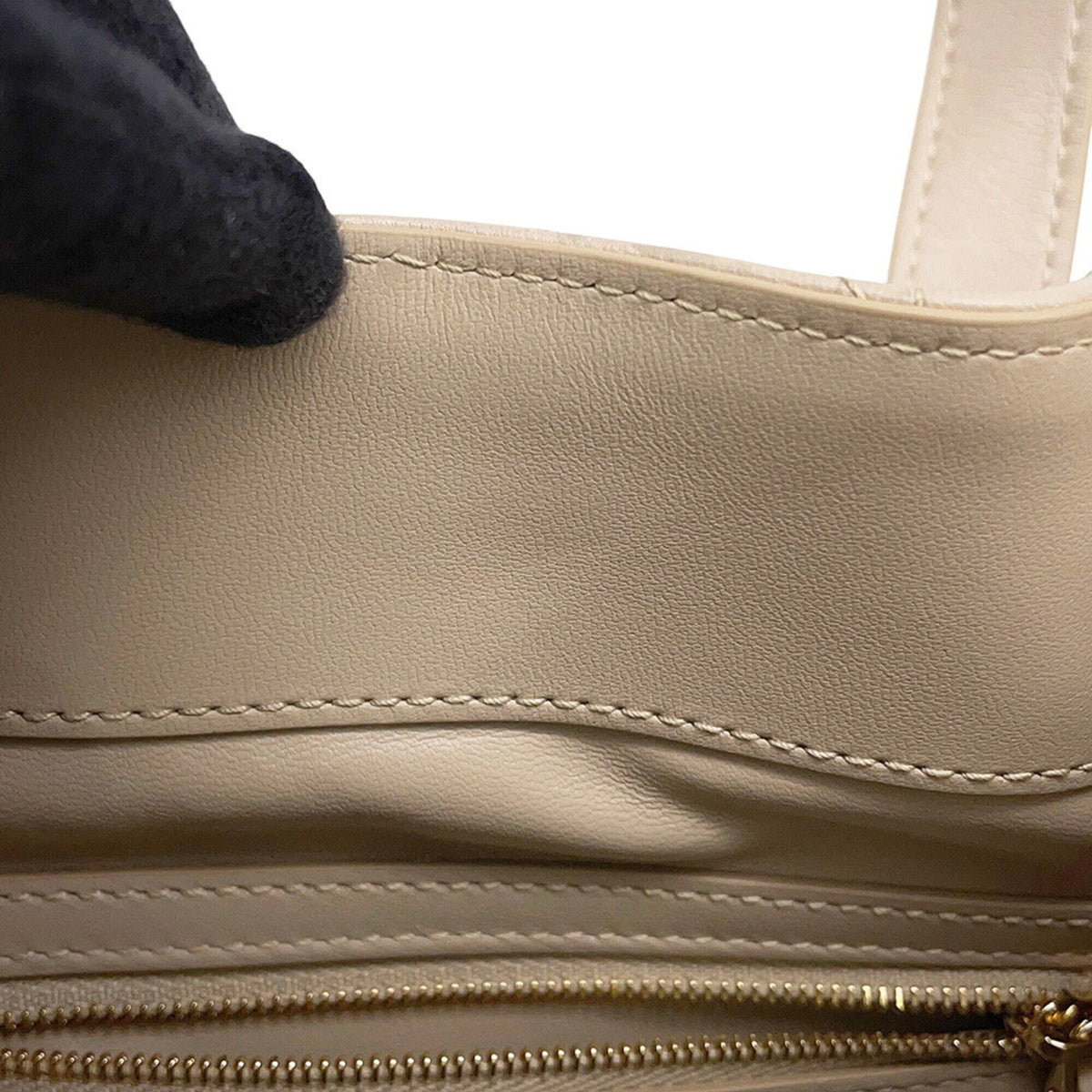 Christian Dior Beige Leather Shoulder Bag (Pre-Owned)