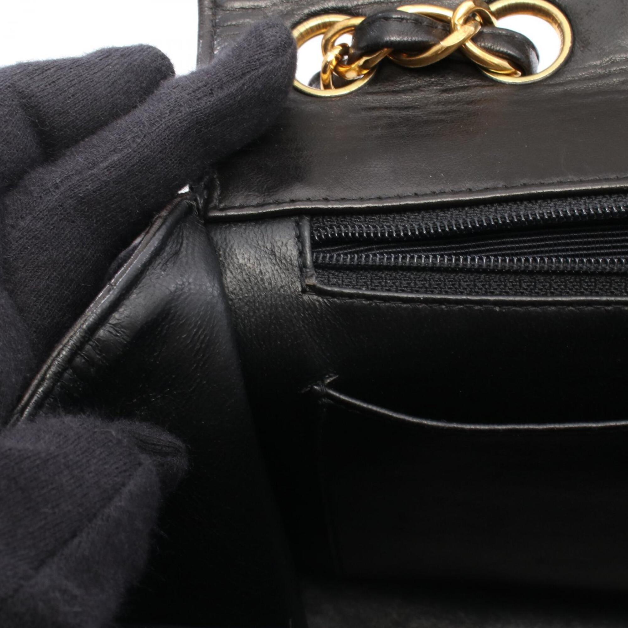 Chanel Black Leather Handbag Shoulder Bag (Pre-Owned)