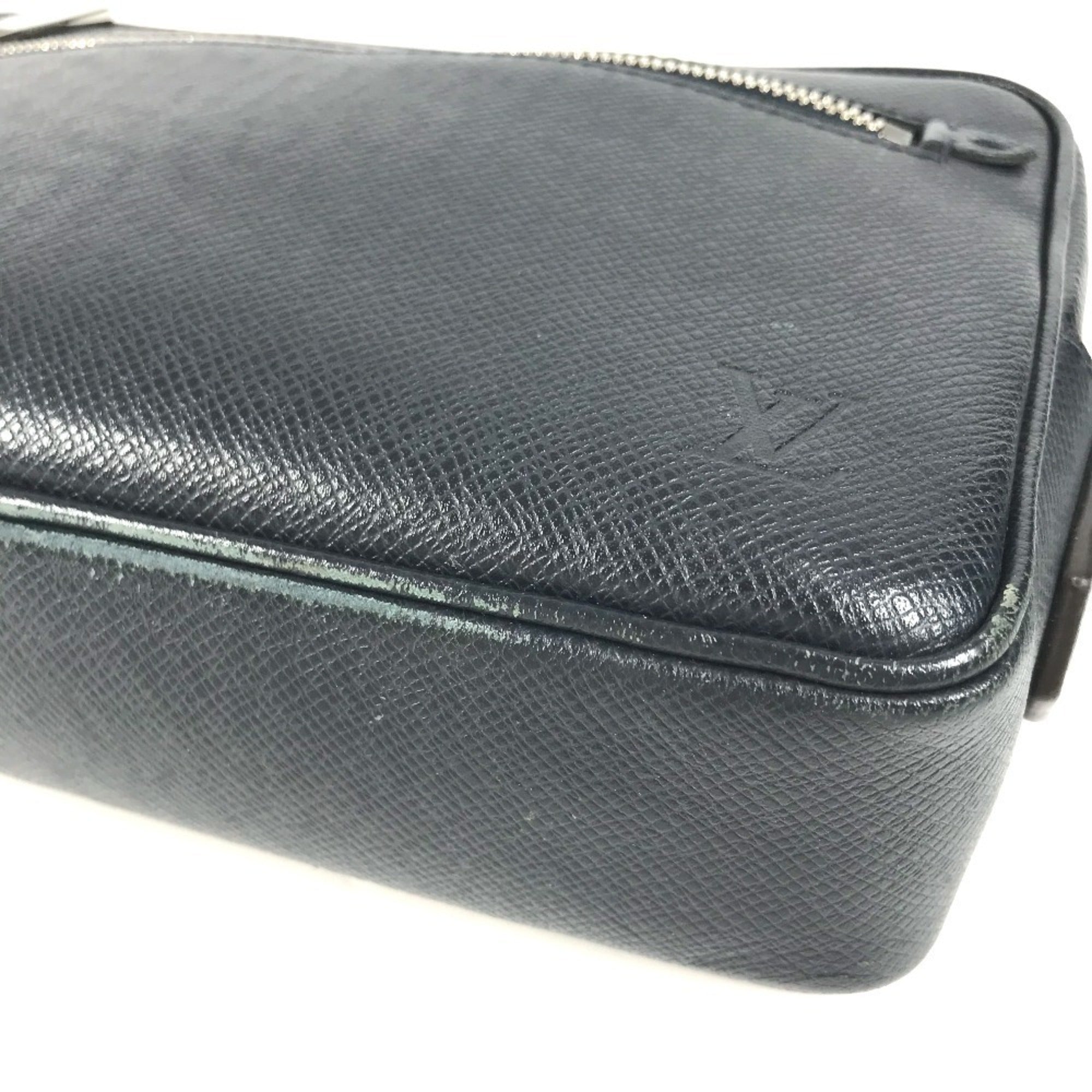 Louis Vuitton Navy Navy Blue Taiga Leather Clutch Bag Pochette Pouch (Pre-Owned)