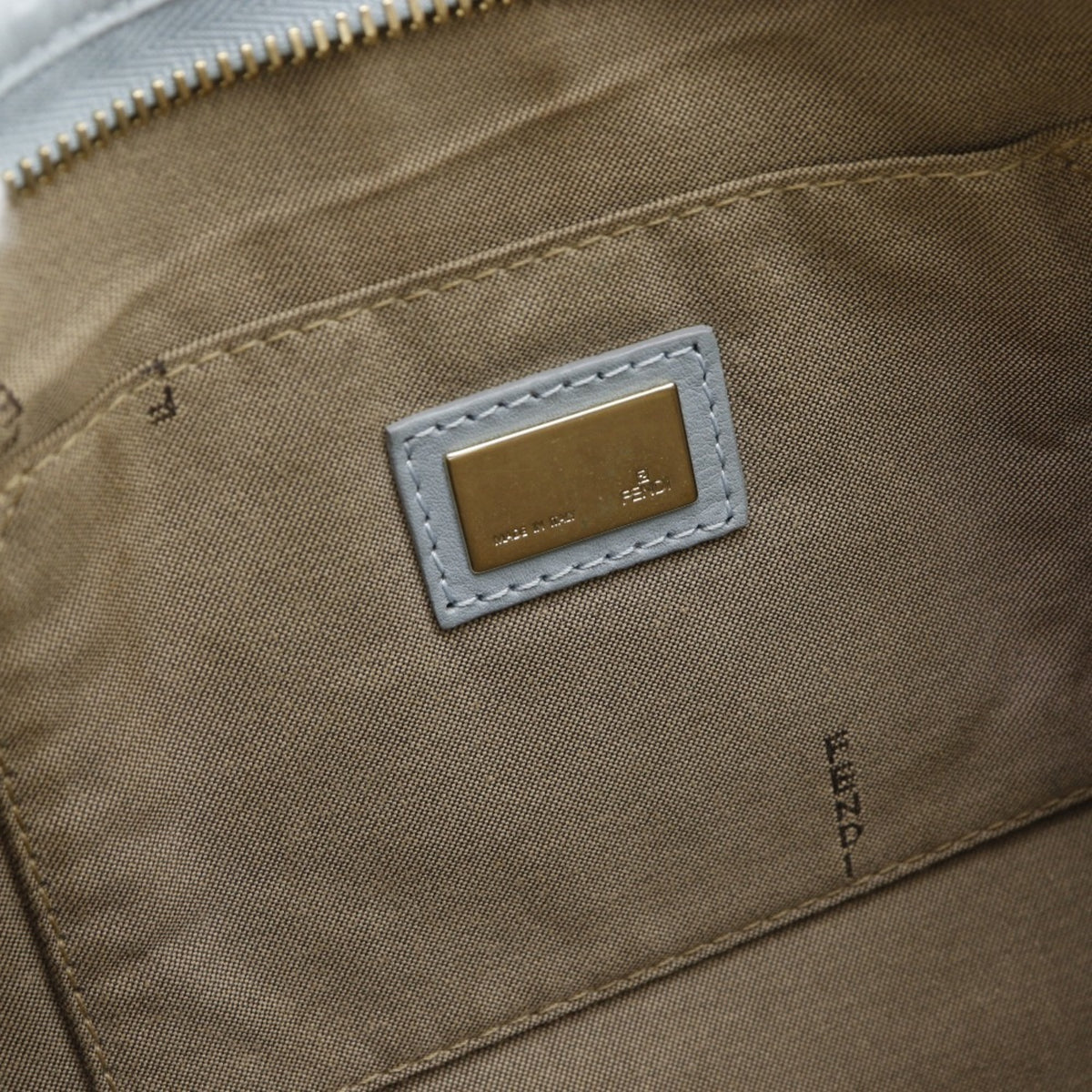 Fendi Beige Canvas Shoulder Bag (Pre-Owned)