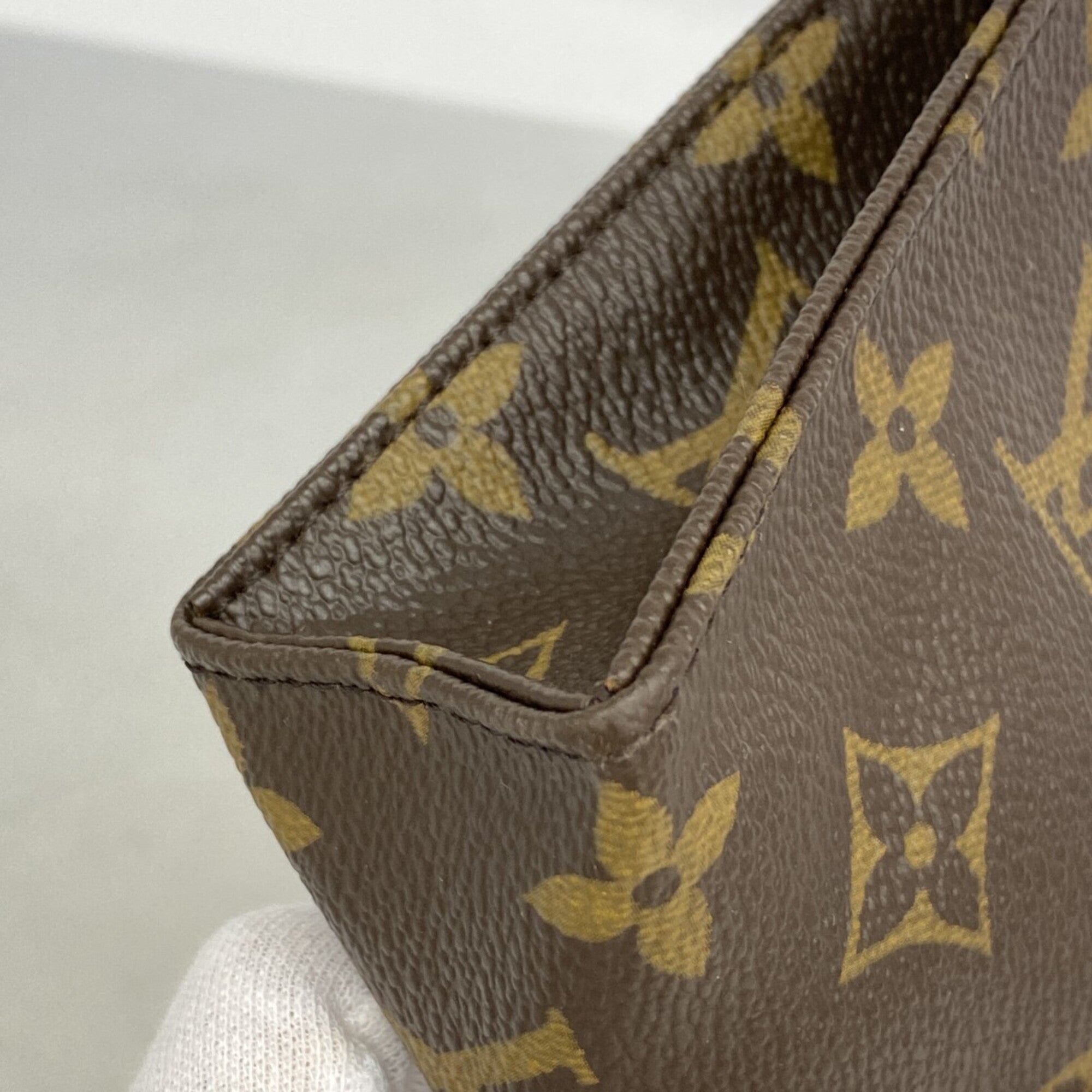 Louis Vuitton Brown Pouch (Pre-Owned)