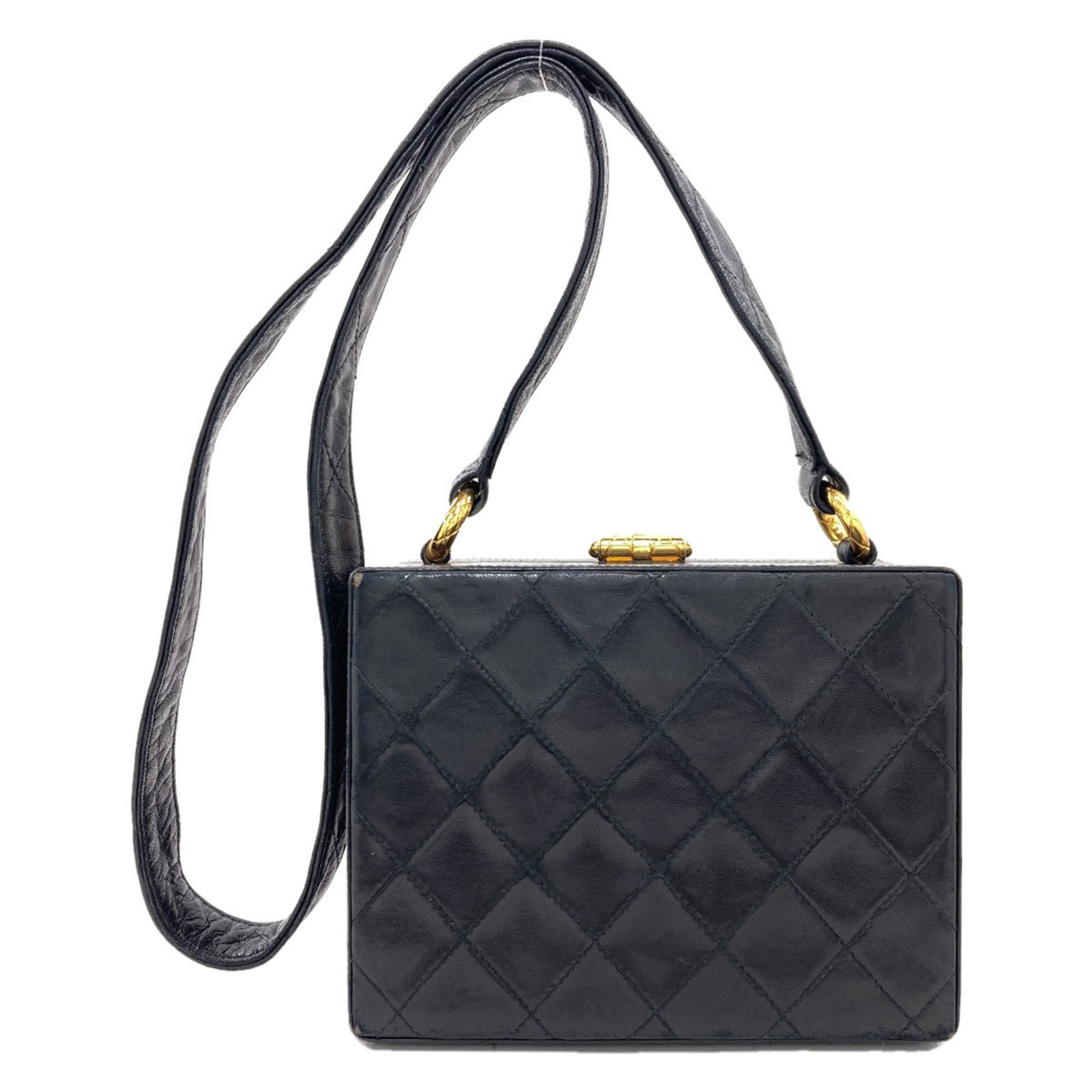 Chanel Black Leather Shoulder Bag (Pre-Owned)